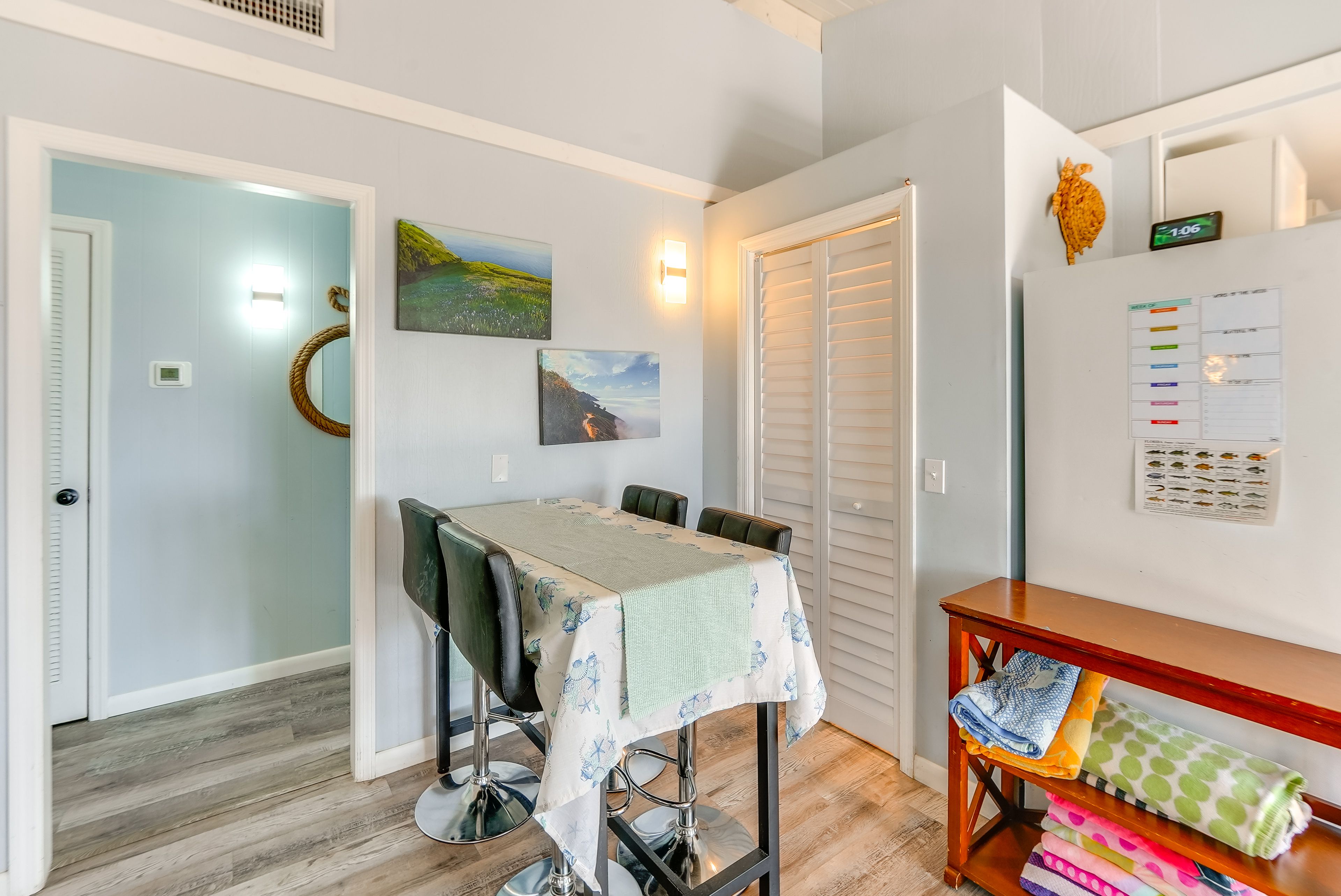 Dining Area | Dishware/Flatware