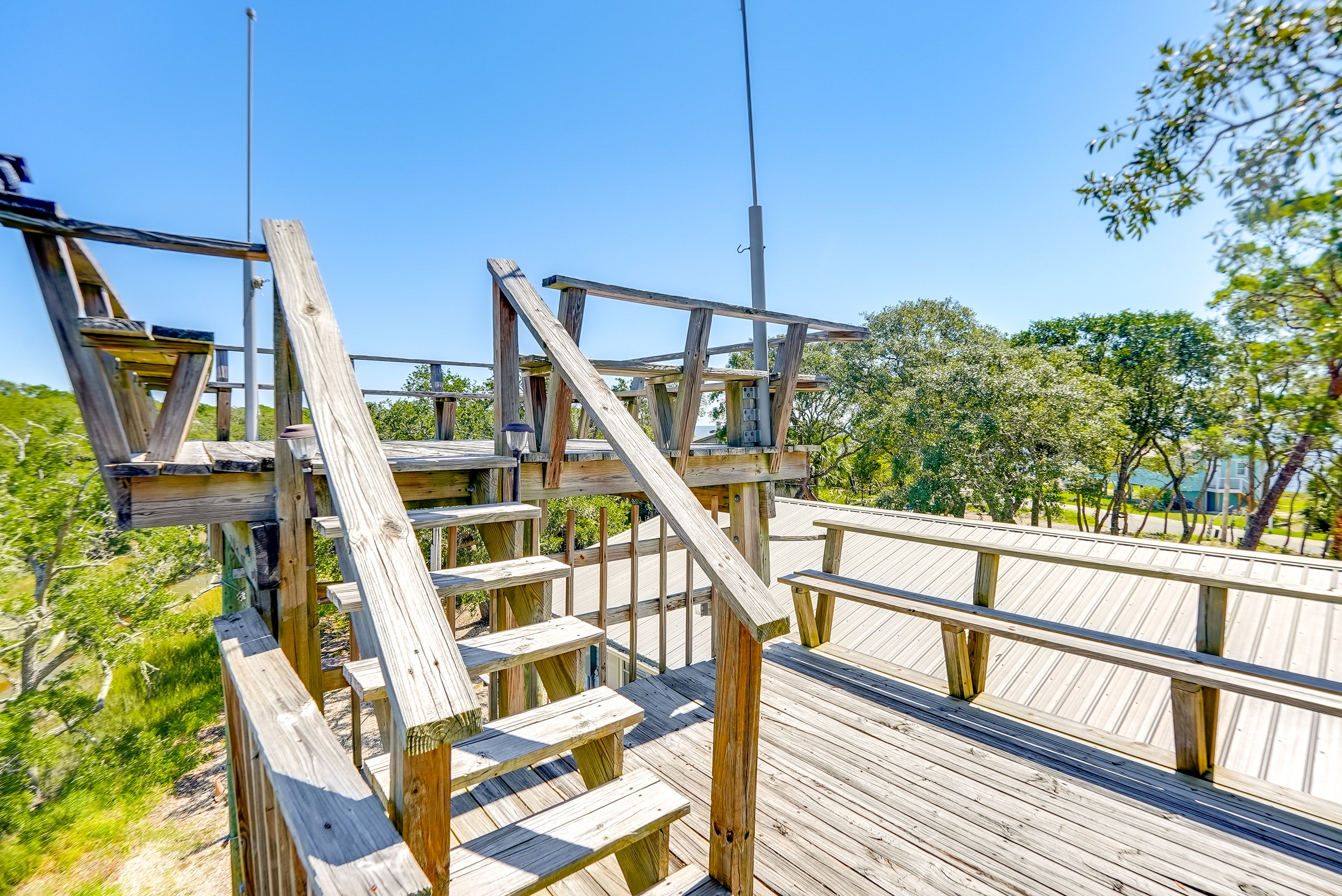 House Exterior | Rooftop Deck | River Views