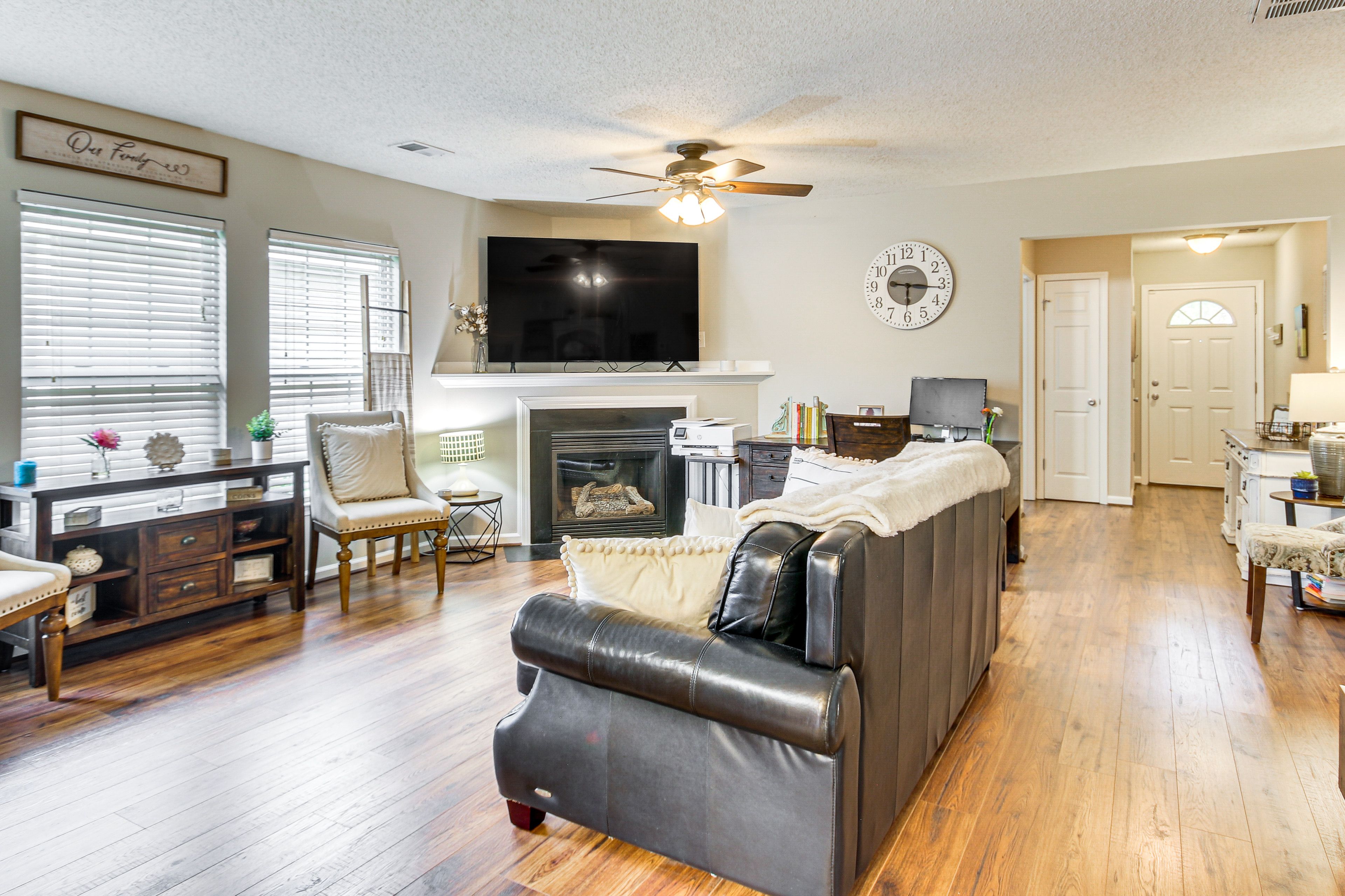 Living Room | Central A/C & Heating