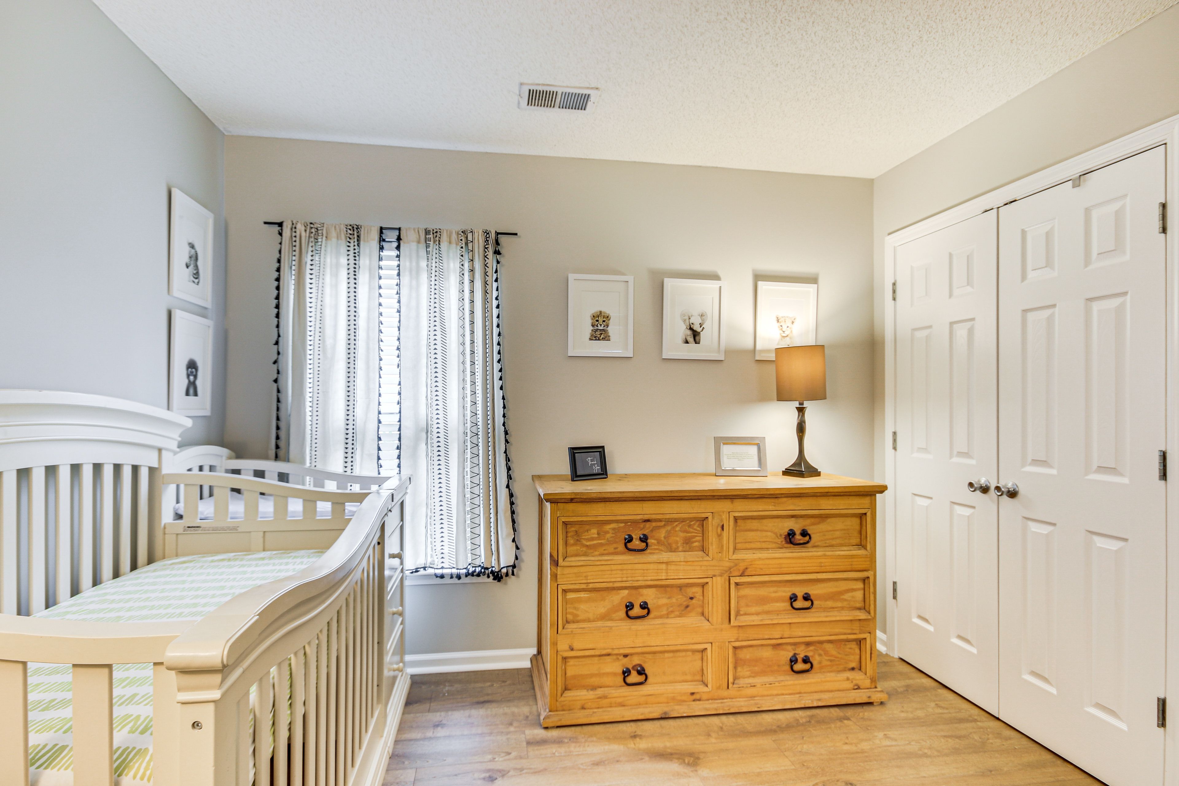 Bedroom 3 | Twin Bed | Crib