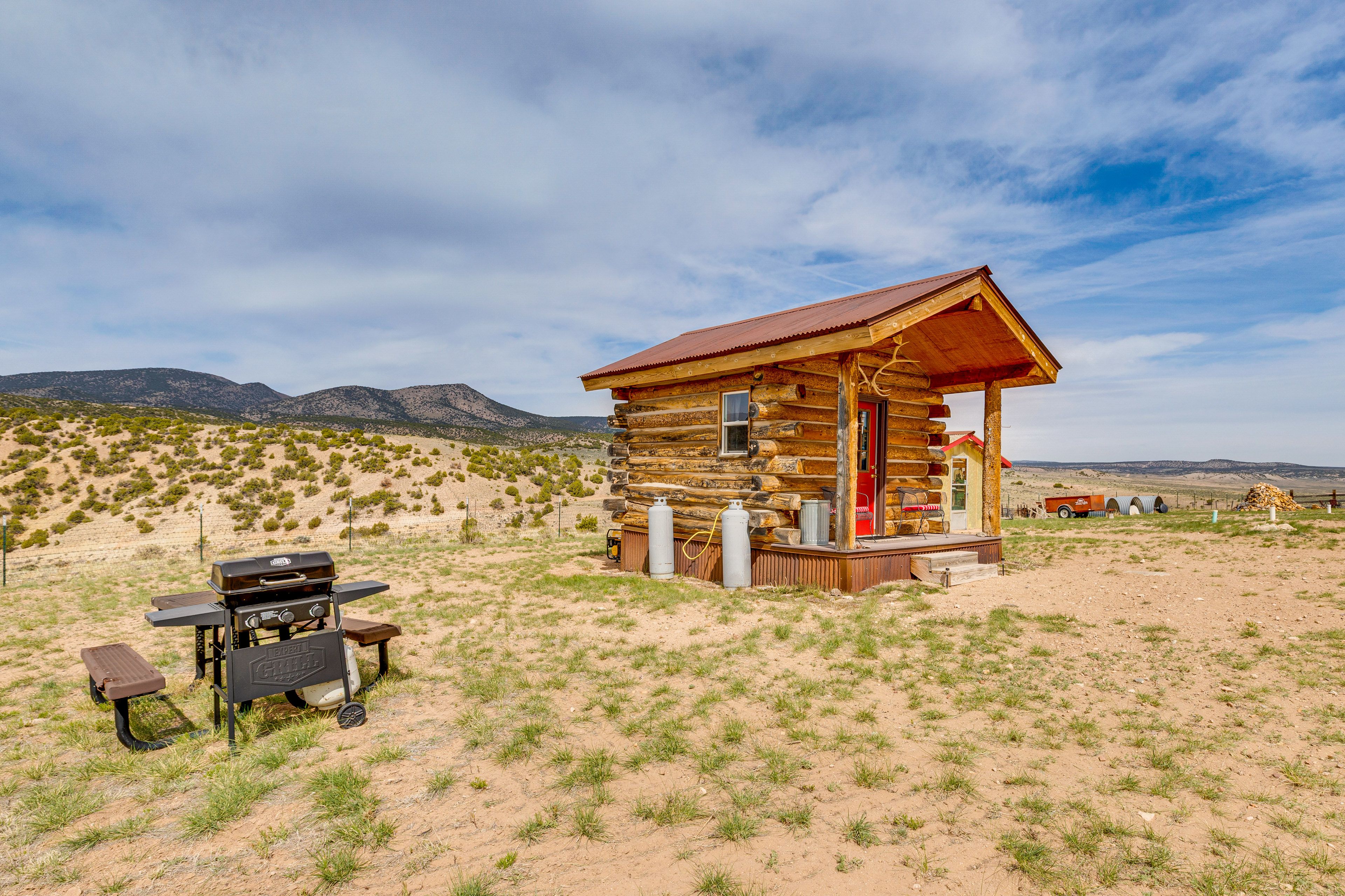 Private Yard | Picnic Table | Gas Grill | Mountain Views