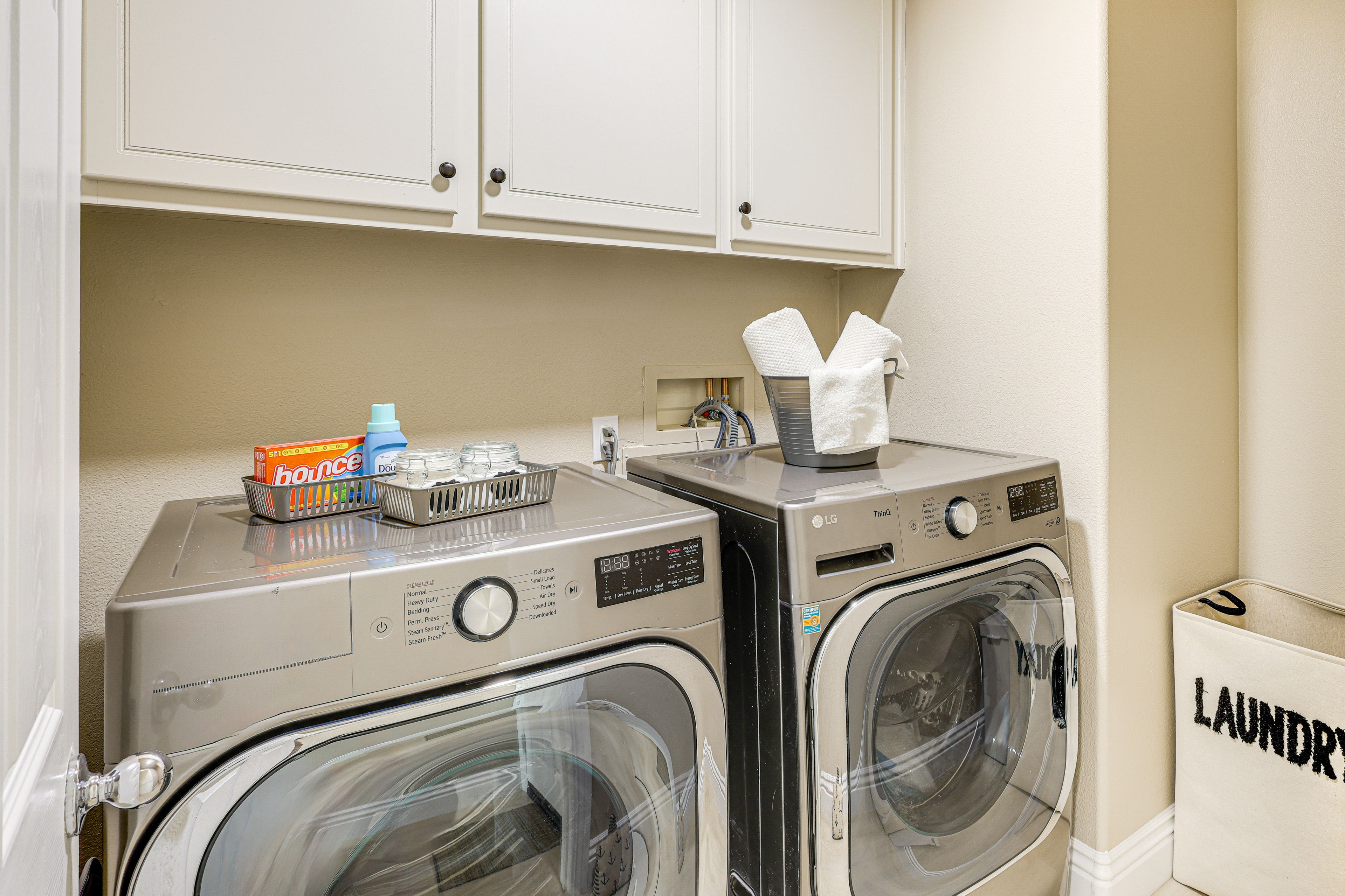 Washer/Dryer | Detergent Provided