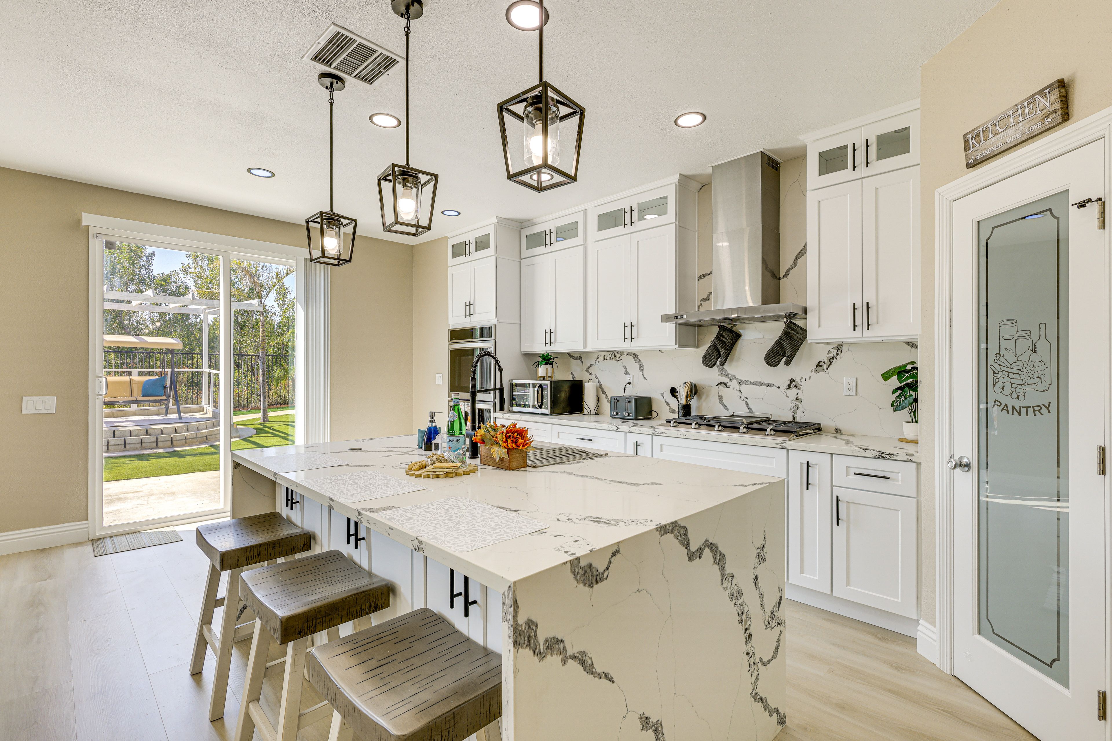 Kitchen | 1st Floor | Breakfast Bar | Cooking Basics