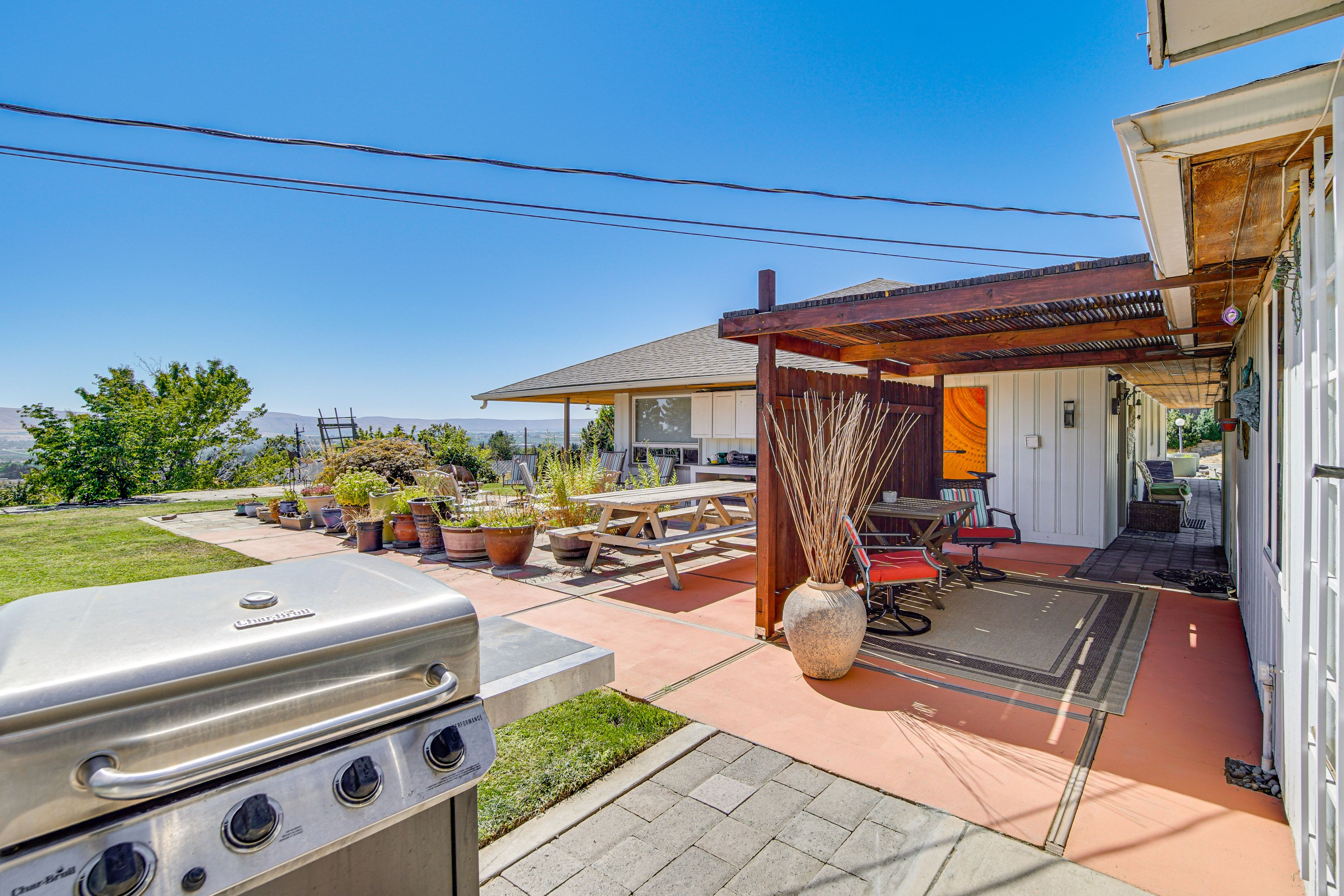 Shared Outdoor Space | Gas Grill | Wood Fire Pit