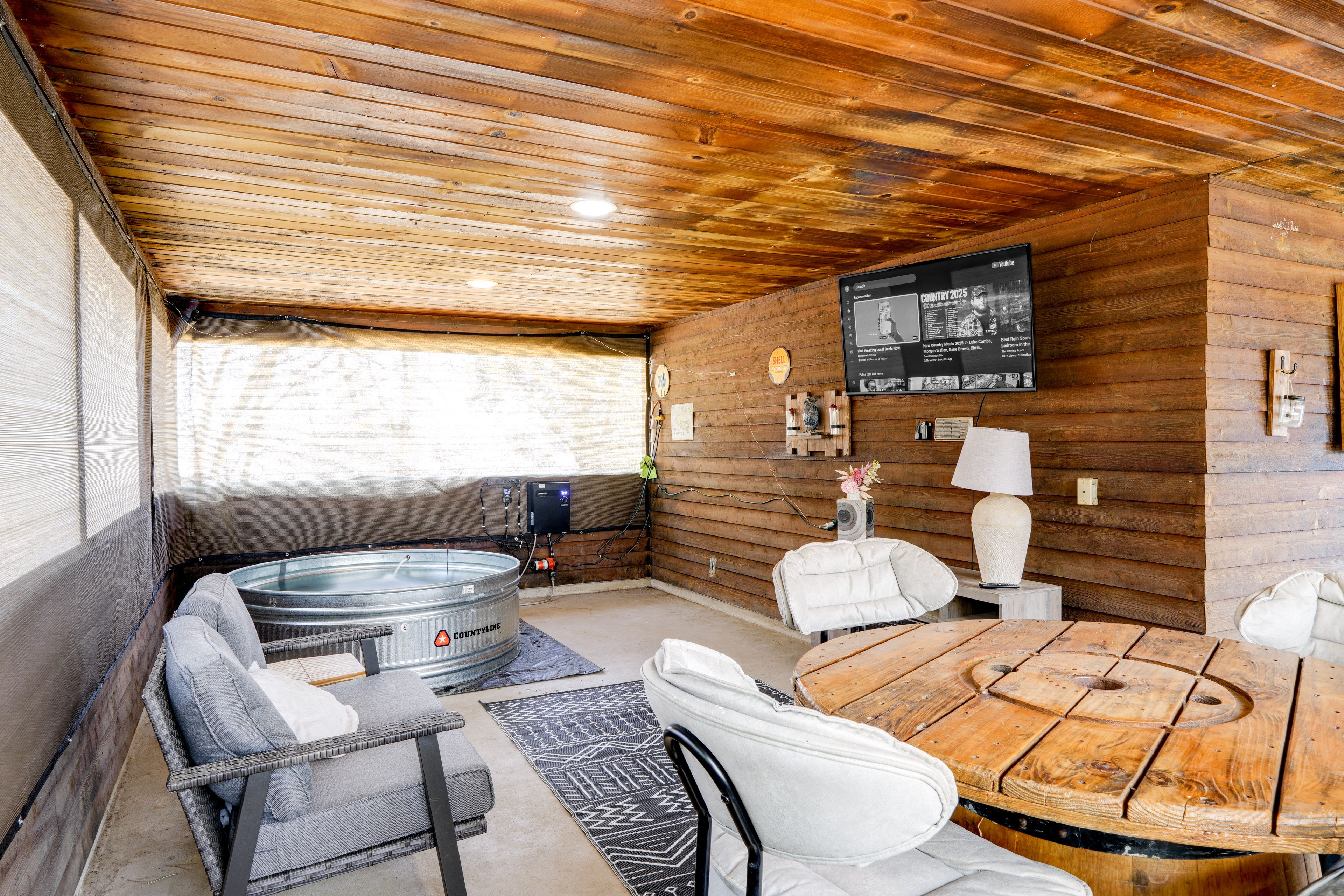 Screened Porch | Hot Tub | Electric Fireplace | Smart TV