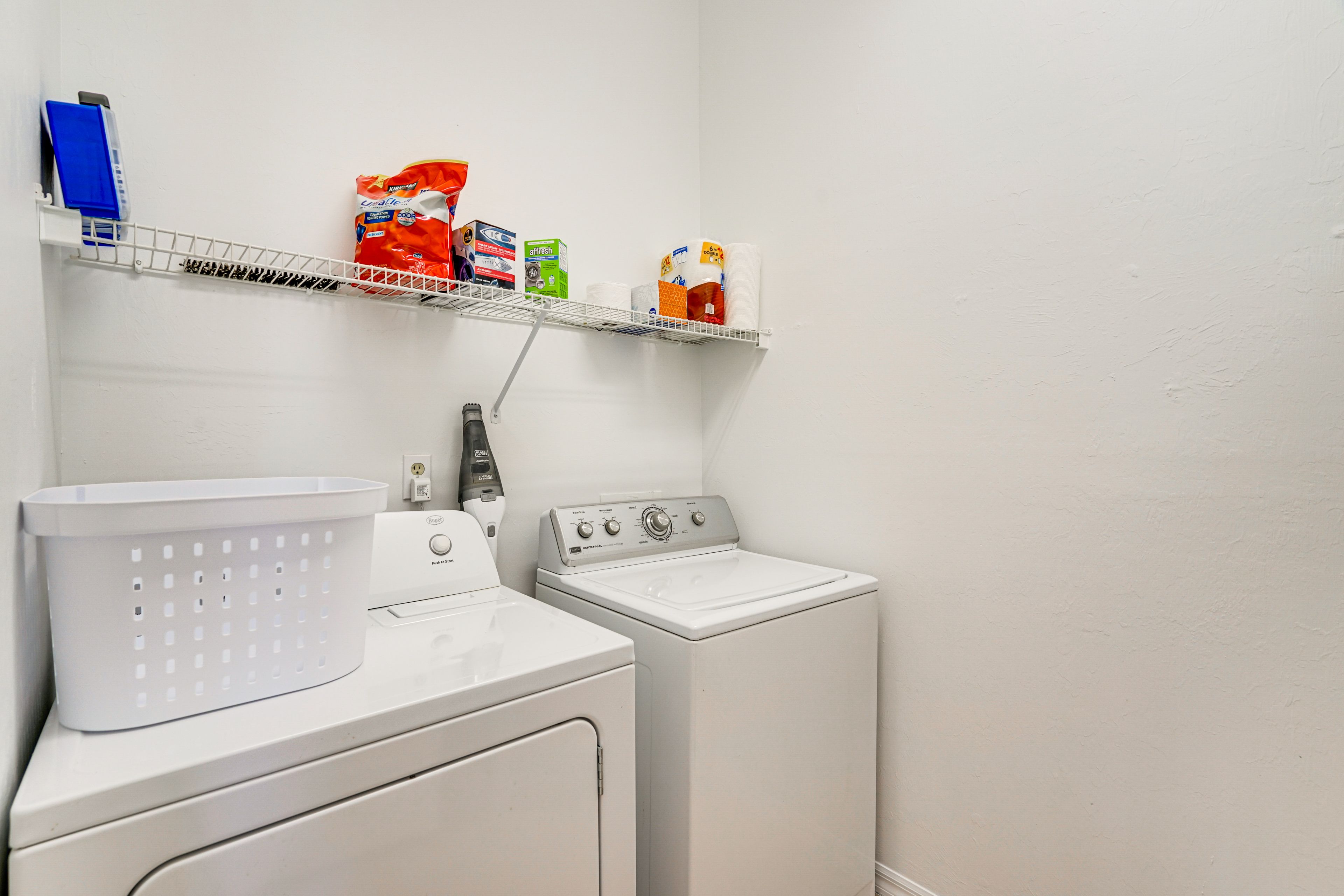 Laundry Room | Washer & Dryer