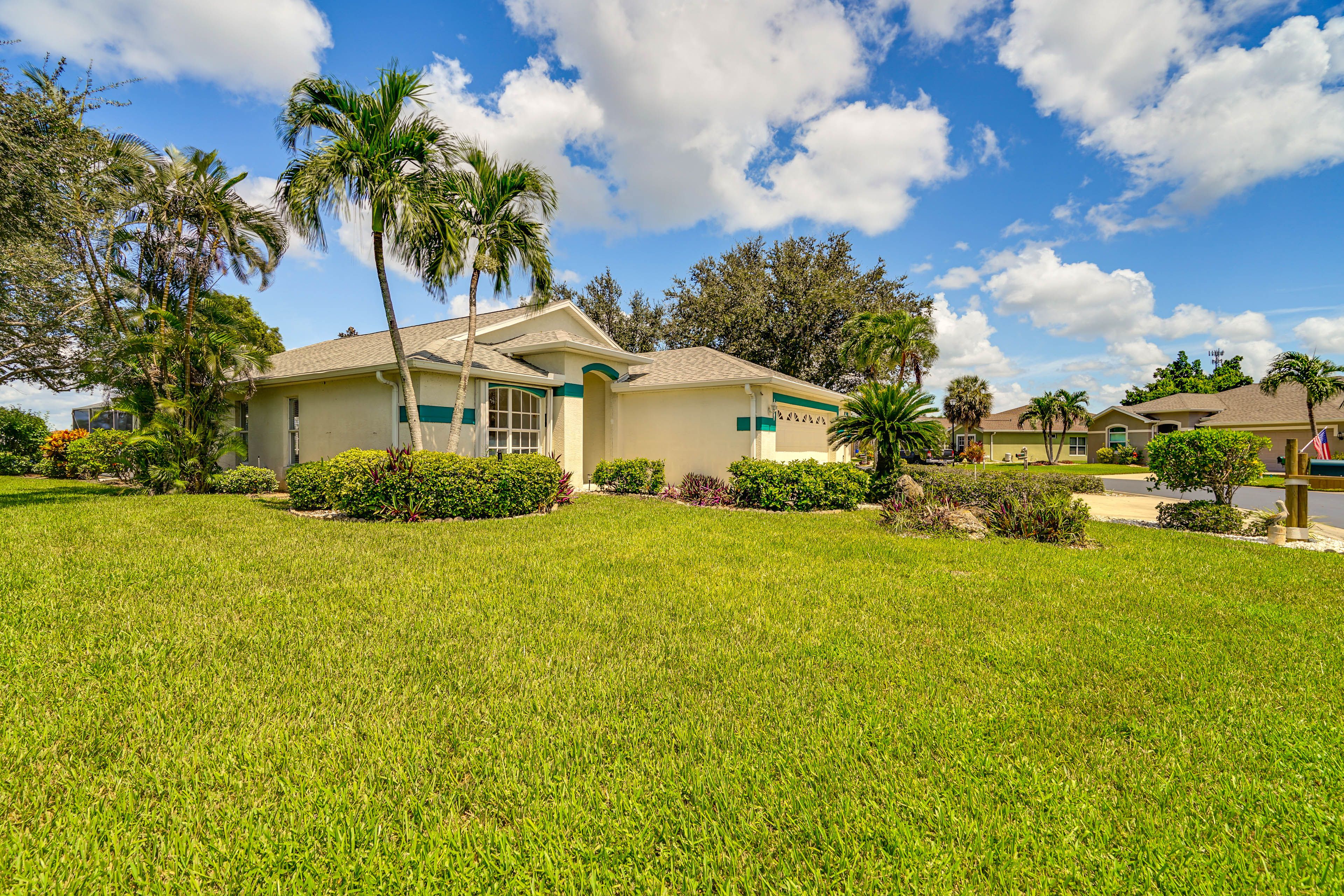 Home Exterior | Single-Story Home