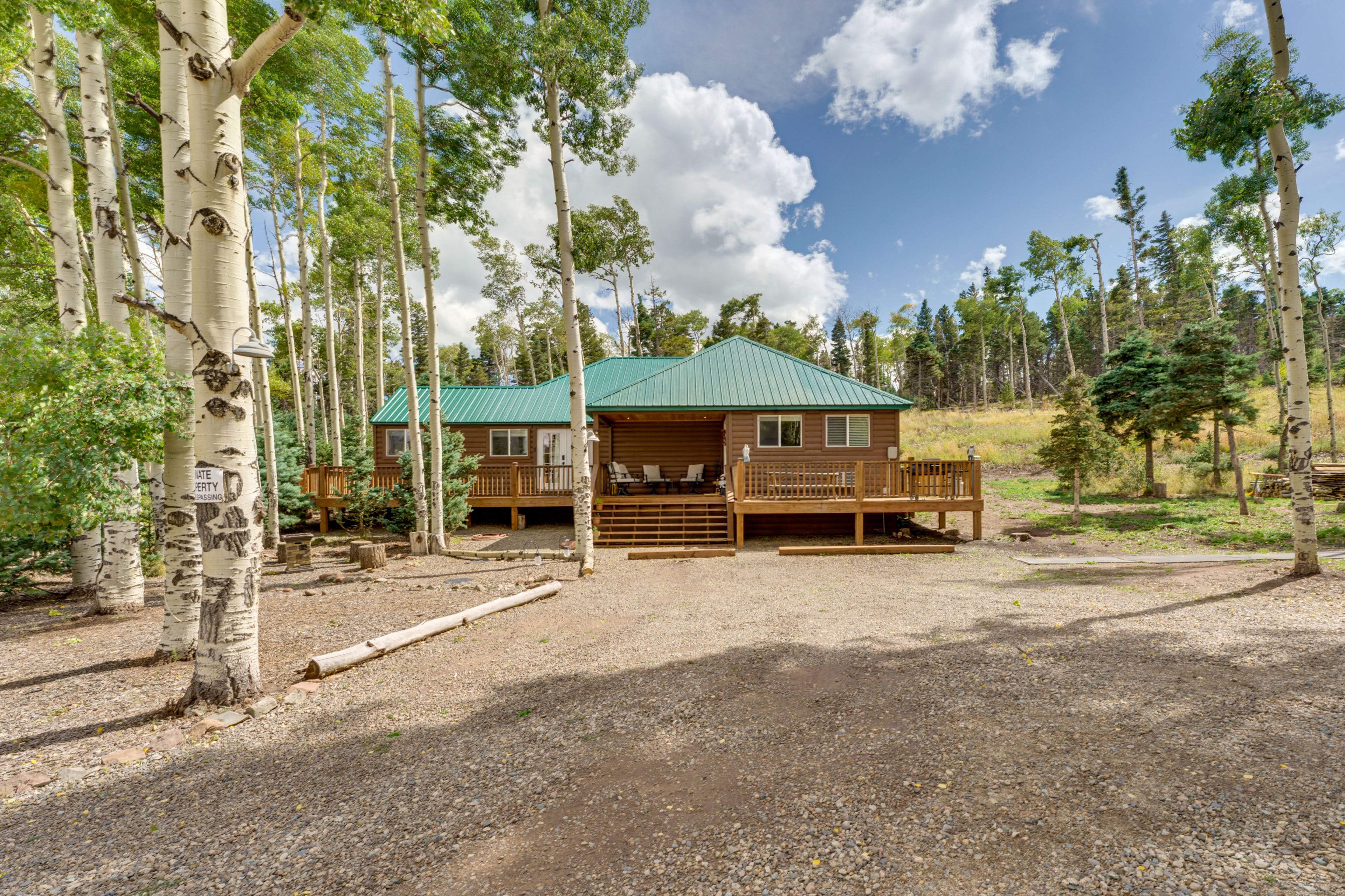 Cabin Exterior | Parking | Driveway (2 Vehicles)