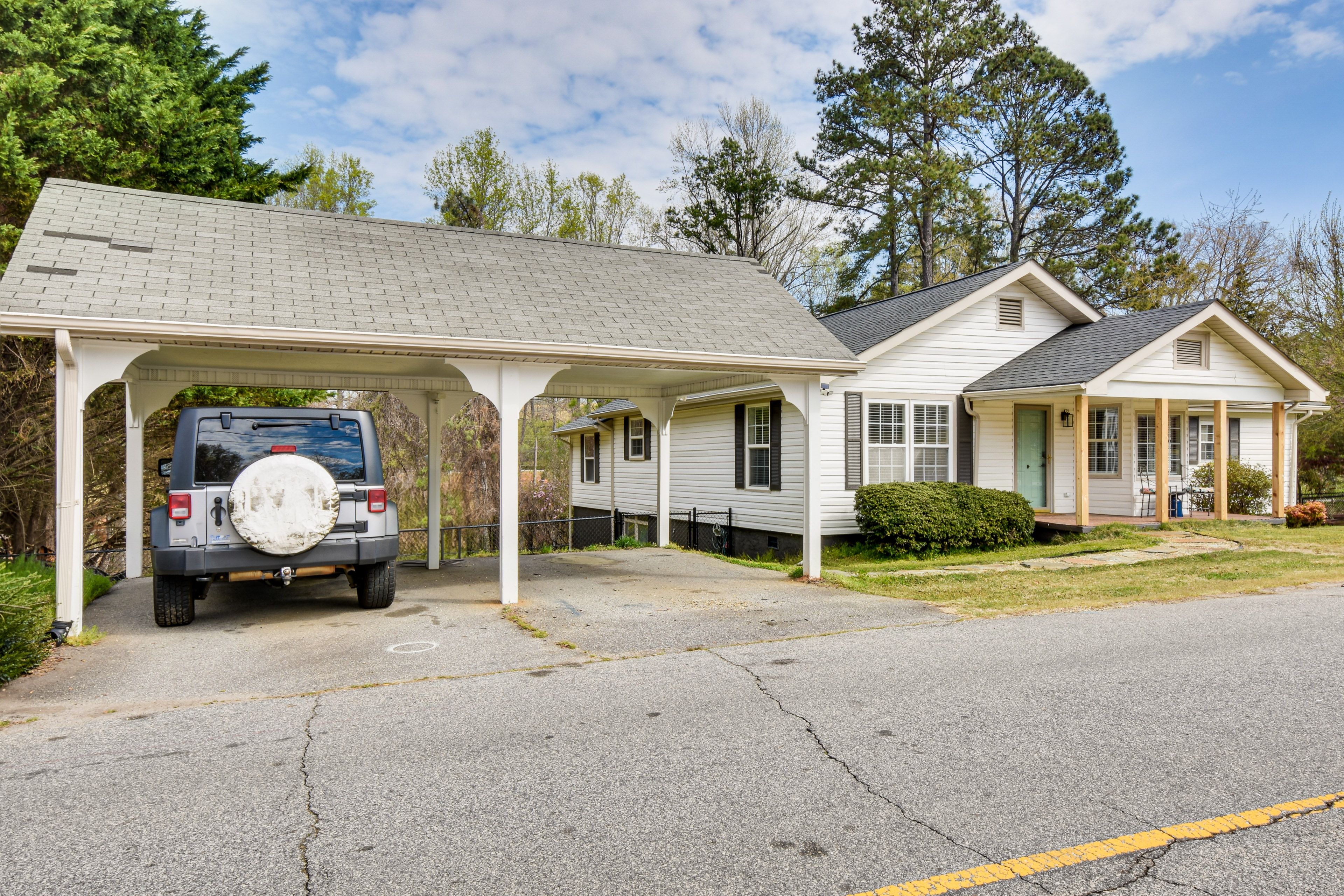 Parking | Driveway (3 Vehicles)