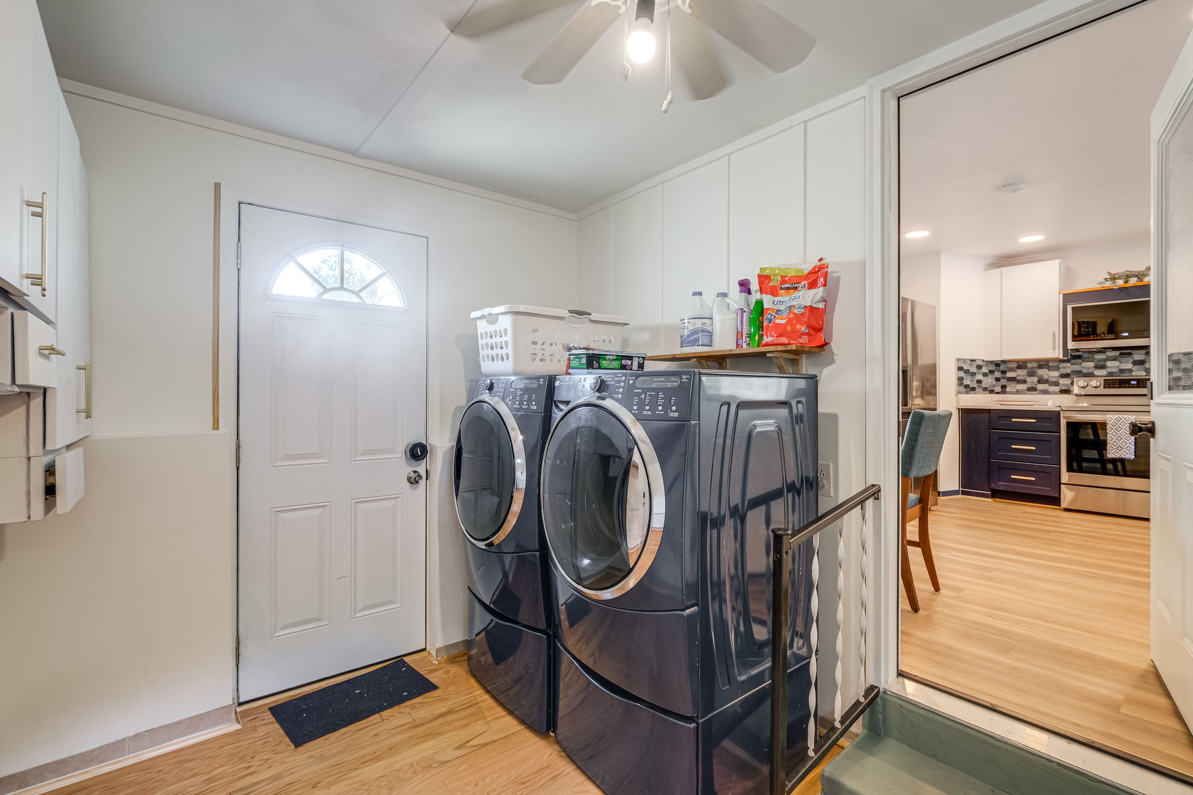 Washer & Dryer | Detergent Provided