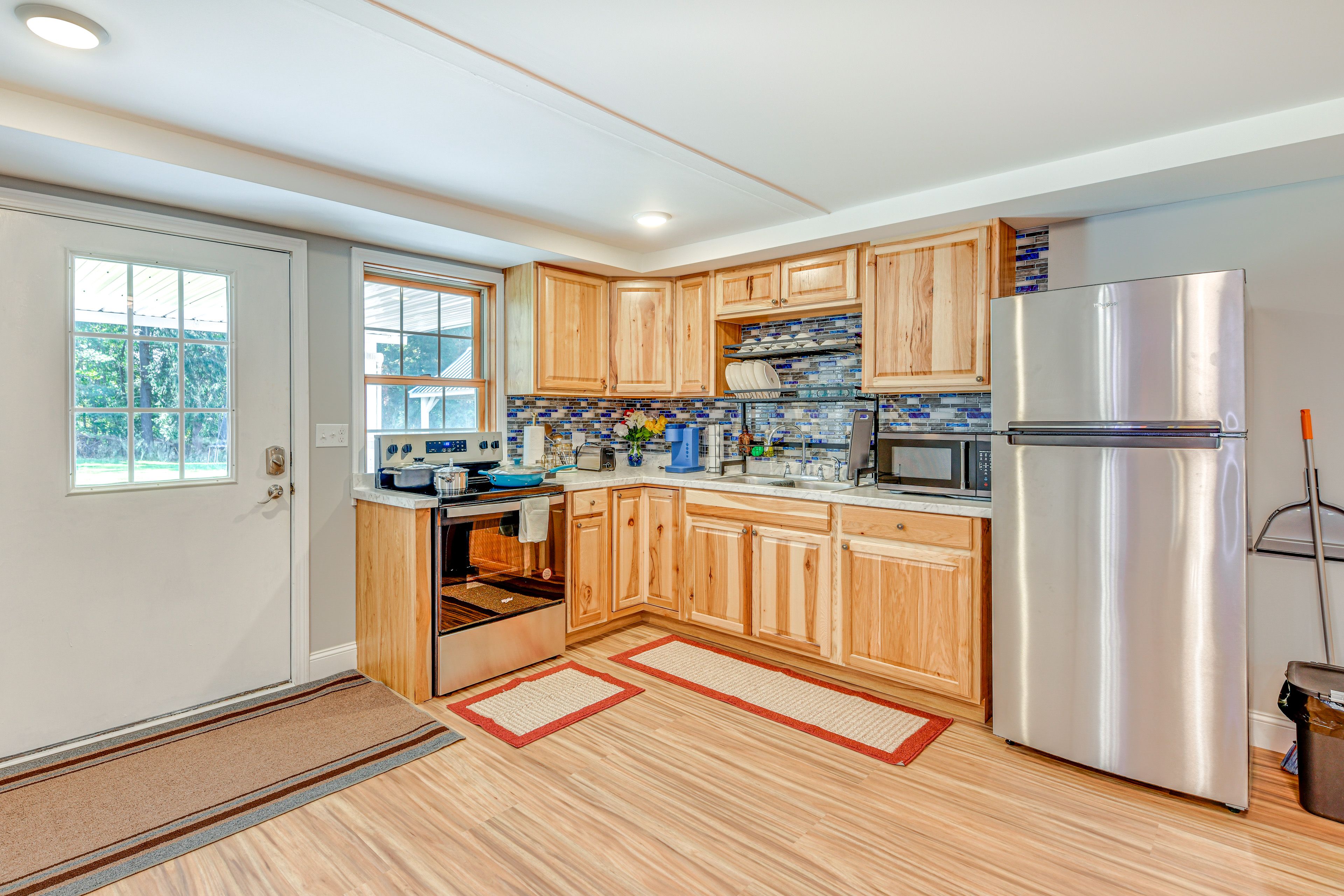 Kitchen | Keurig Coffee Maker | Toaster | Cooking Basics