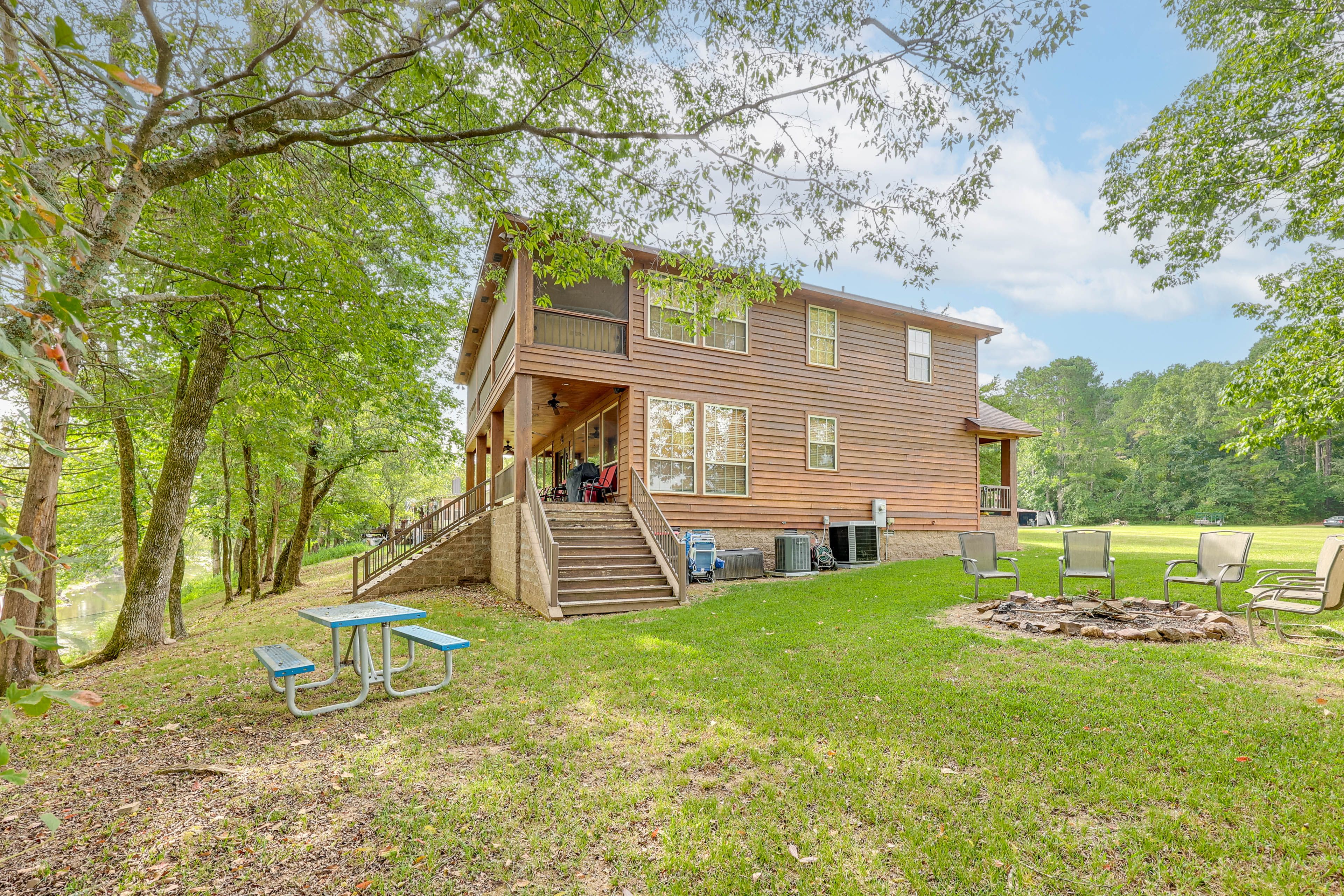 Spacious Yard | River View | Fire Pit | Gas & Charcoal Grills