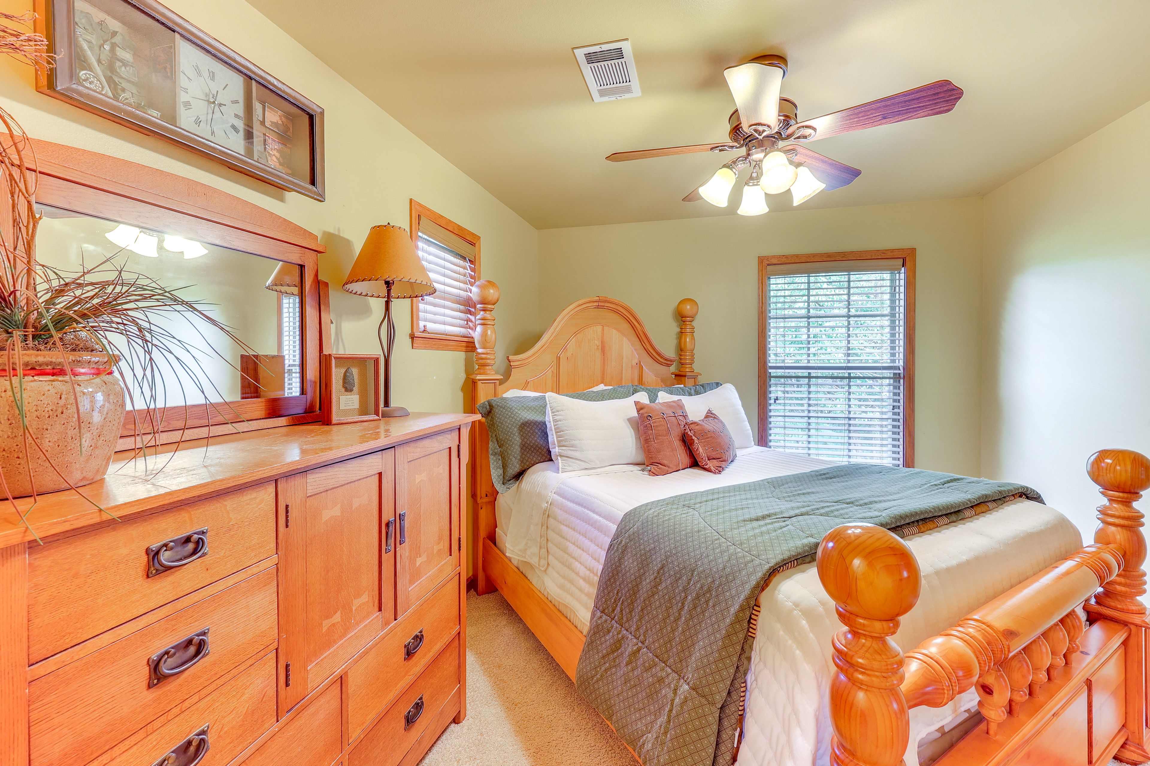 Bedroom 2 | Queen Bed | 2nd Floor