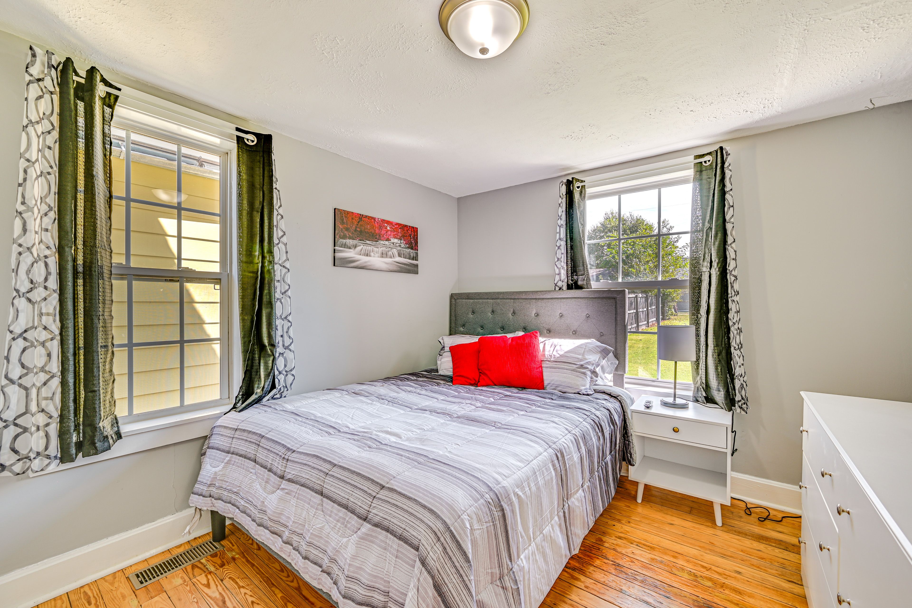 Bedroom 1 | Queen Bed | Linens Provided