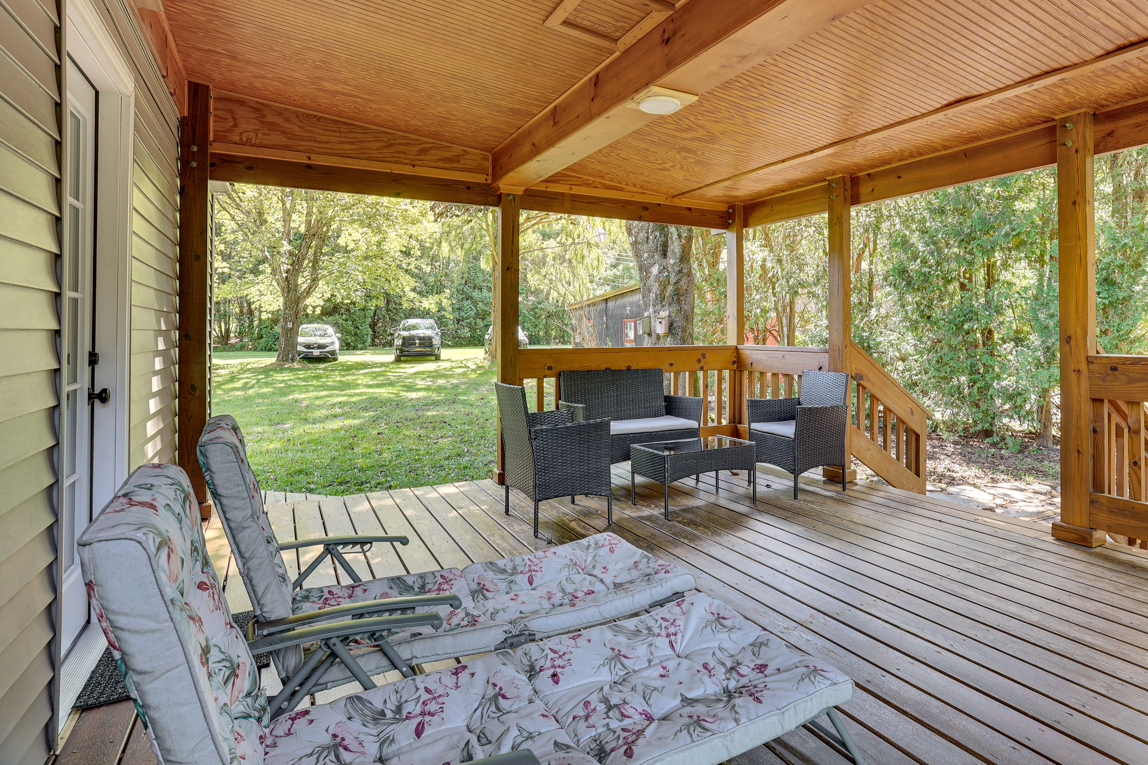 Furnished Porch