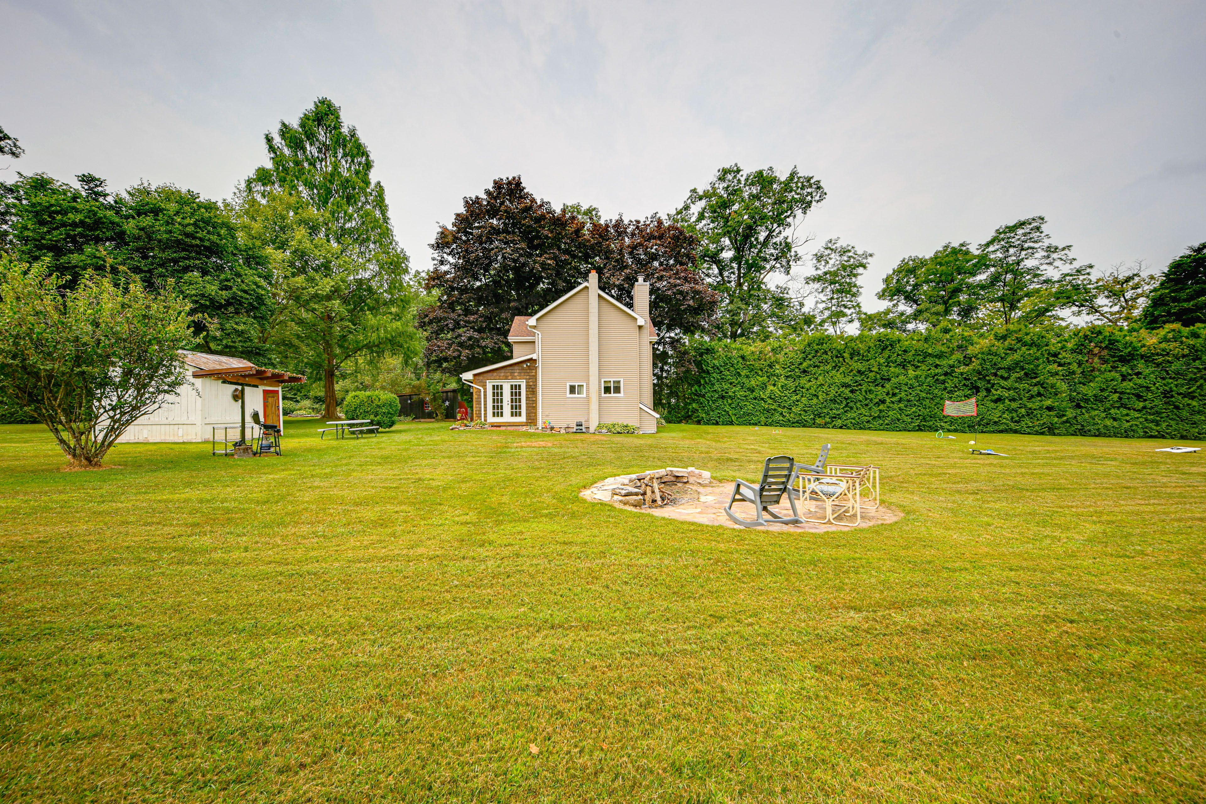 Yard w/ Fire Pit | Outdoor Games | Volleyball Net