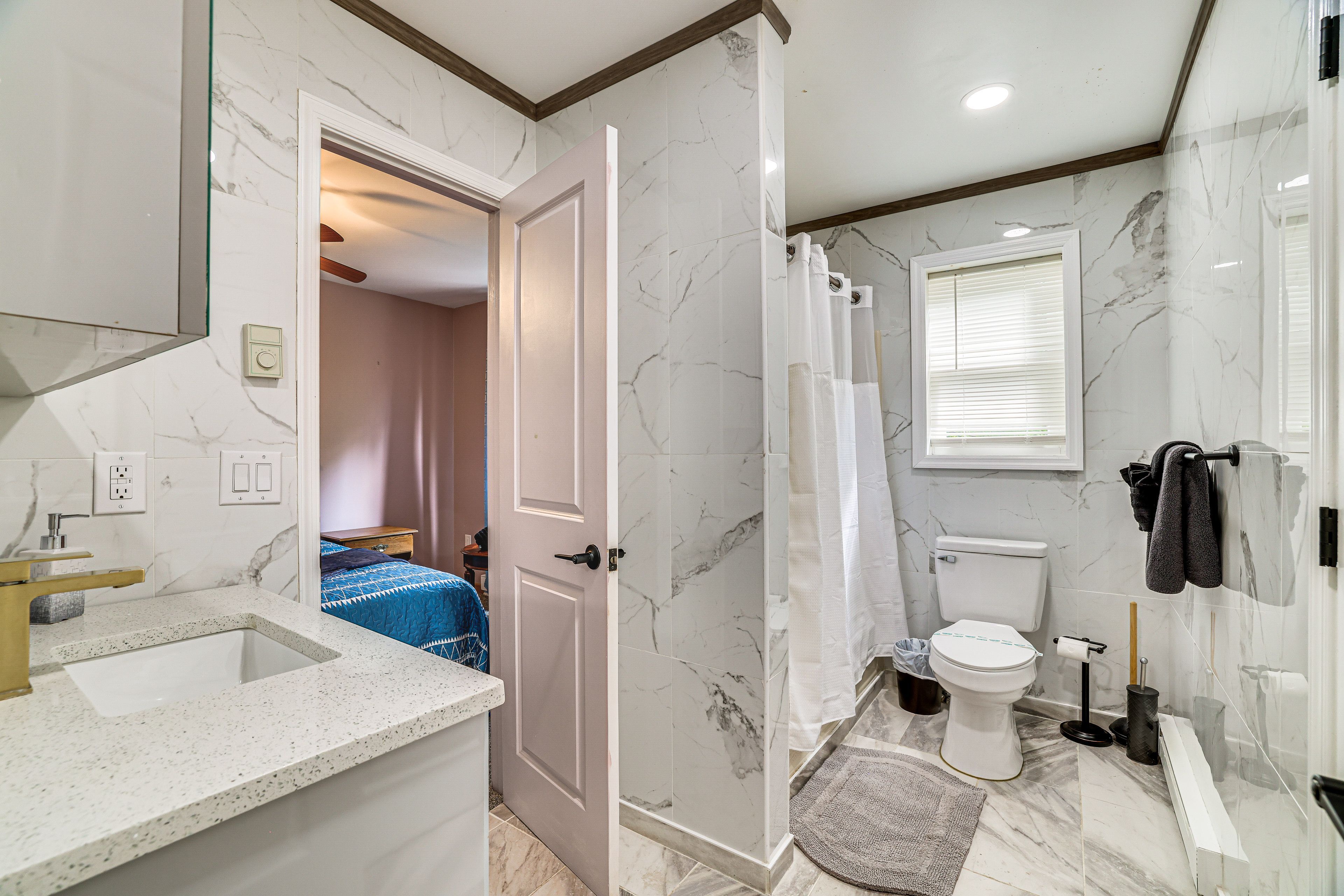 Full Bathroom | 2nd Floor | Hair Dryer