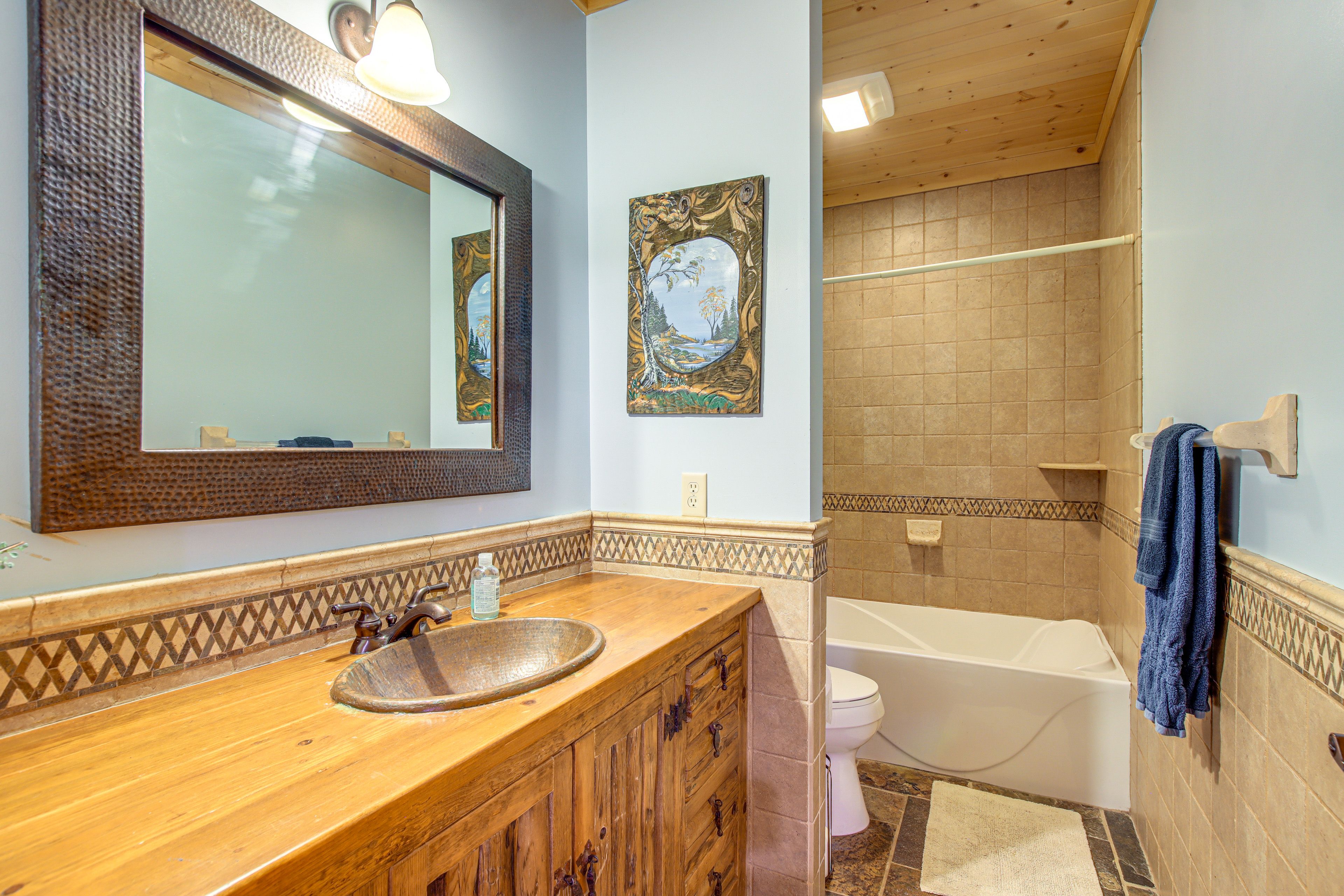 Bathroom | Basement Level