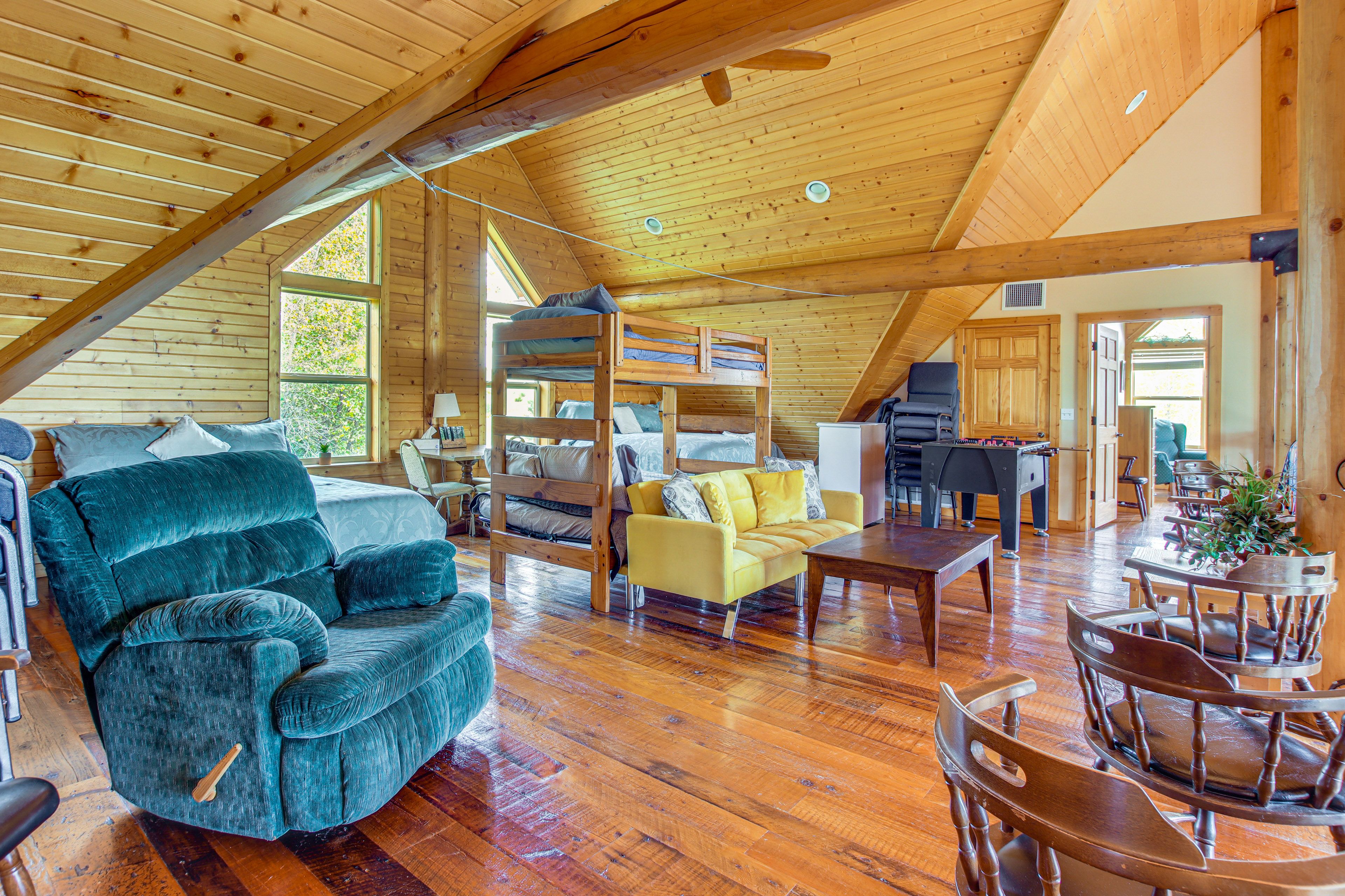 Loft | 2 Queen Beds | Twin Bunk Bed | Full Sleeper Sofa | 2nd Floor