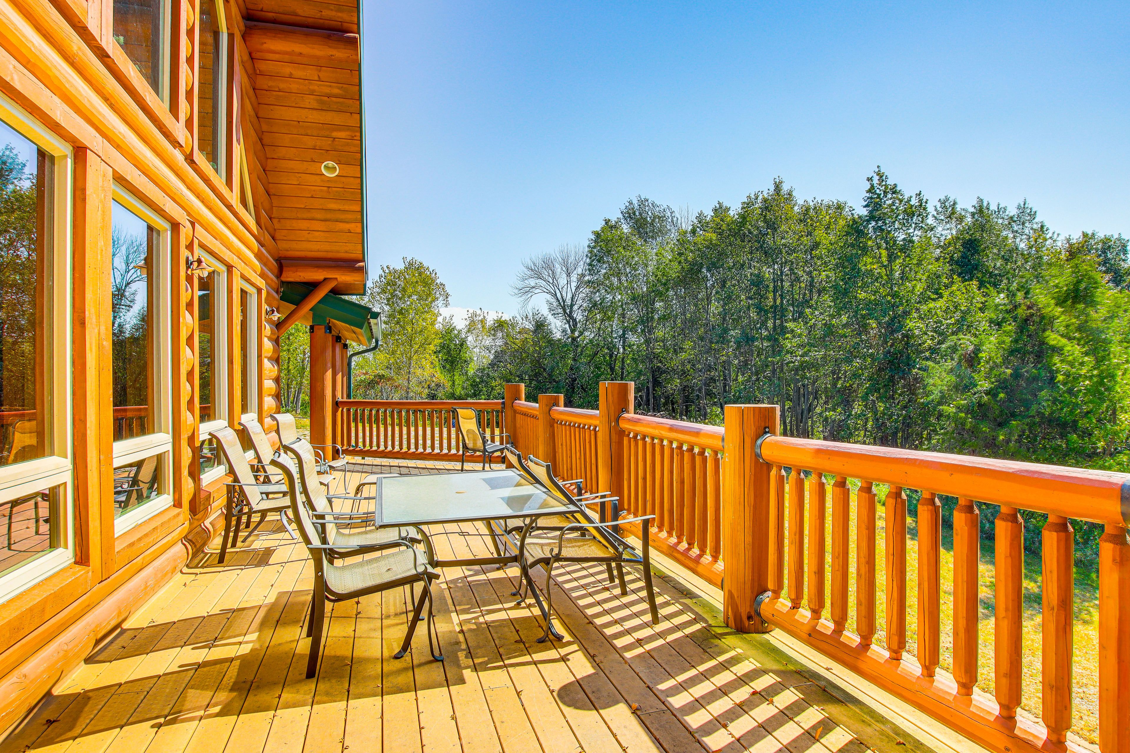 Private Deck | Gas Grill