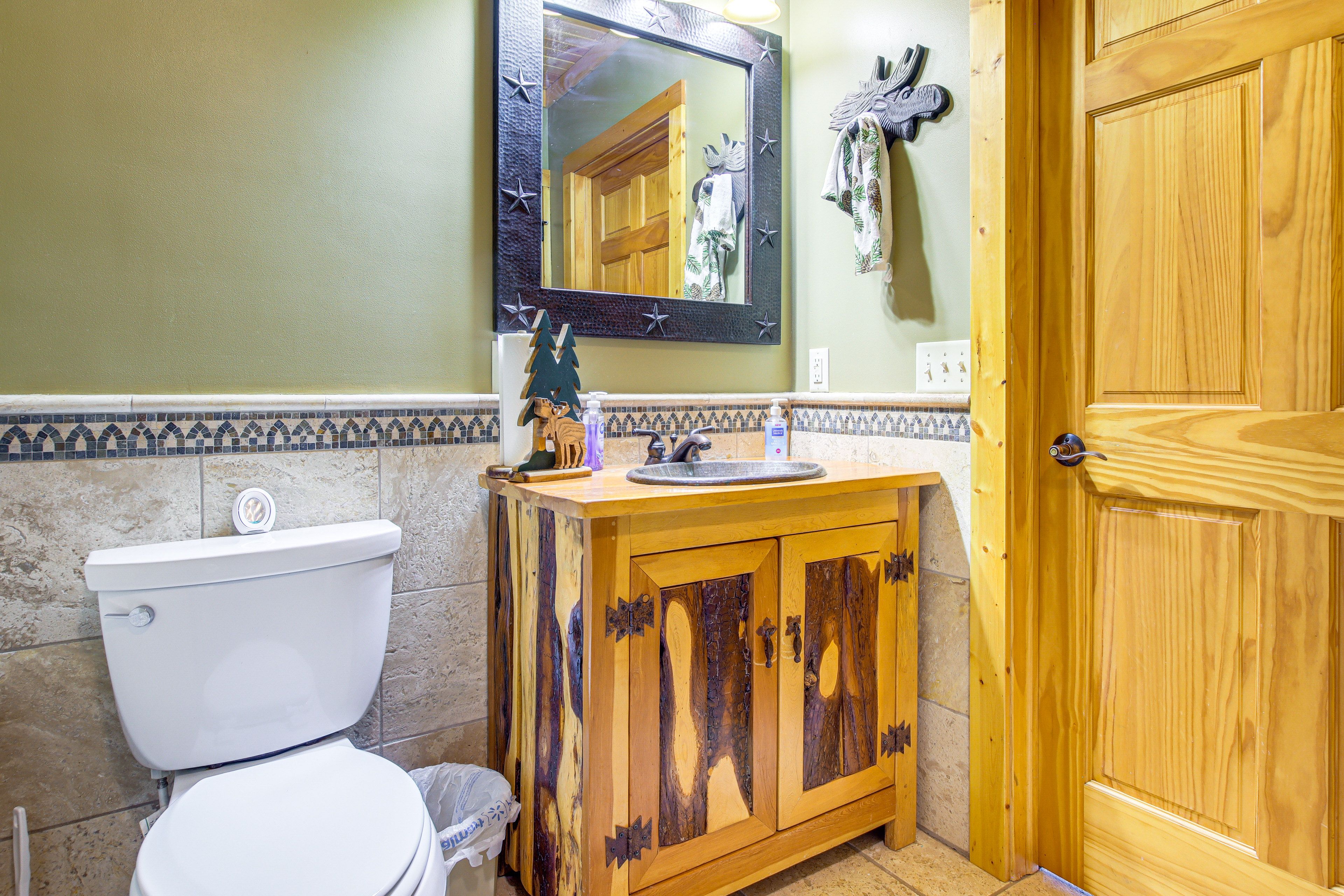 Bathroom | 1st Floor
