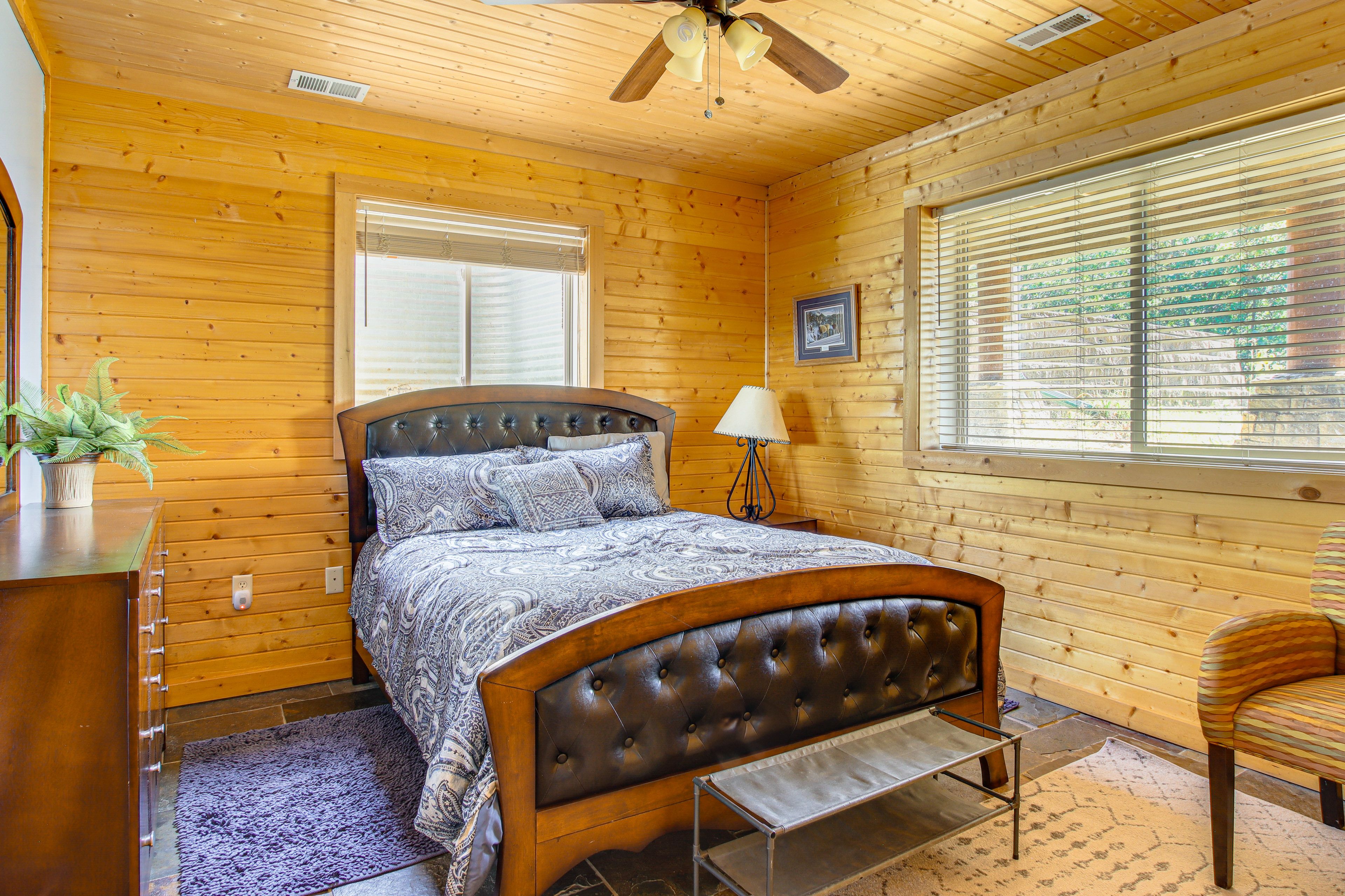 Bedroom 4 | Queen Bed | Basement Level