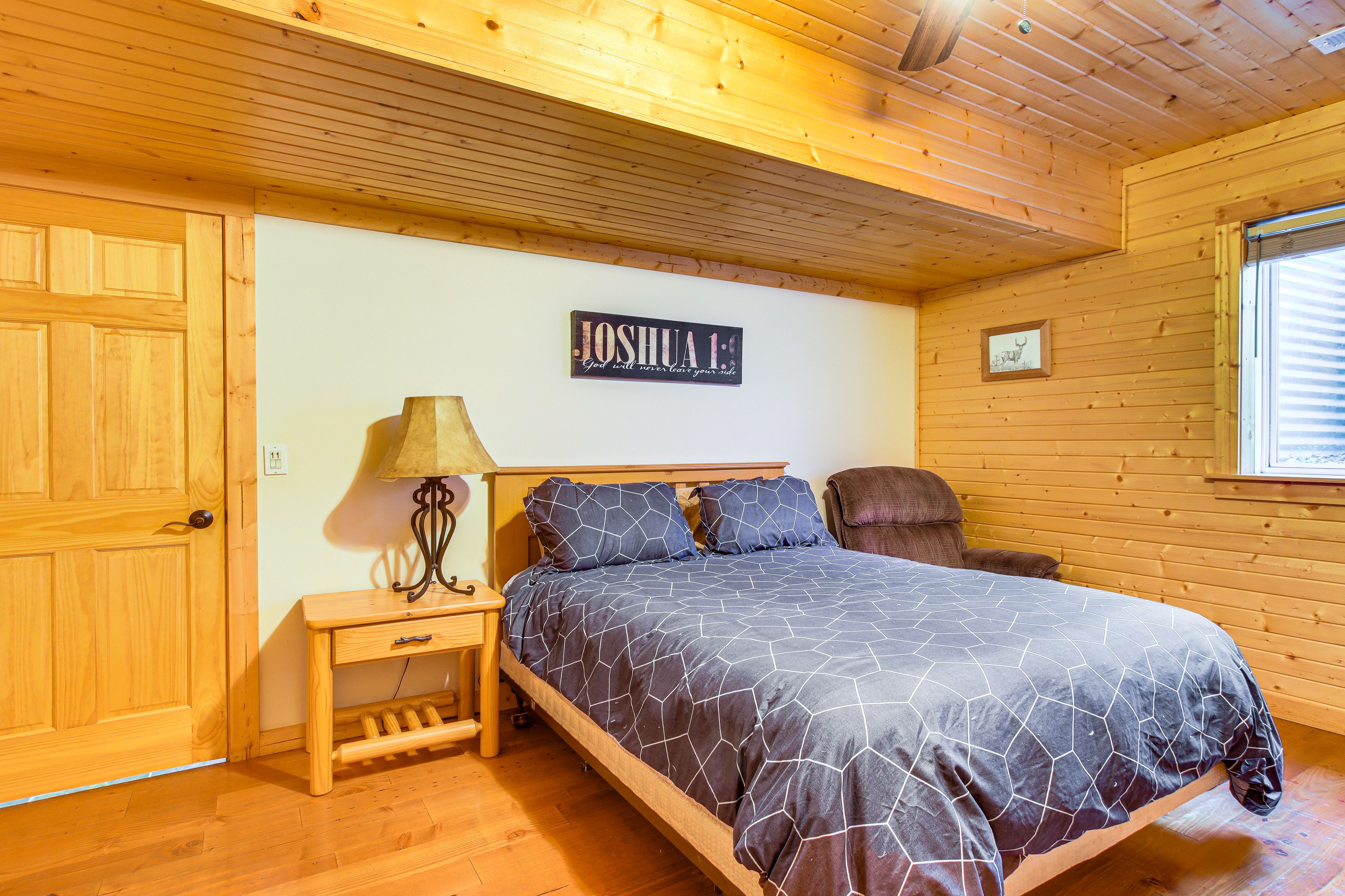 Bedroom 6 | Queen Bed | Basement Level