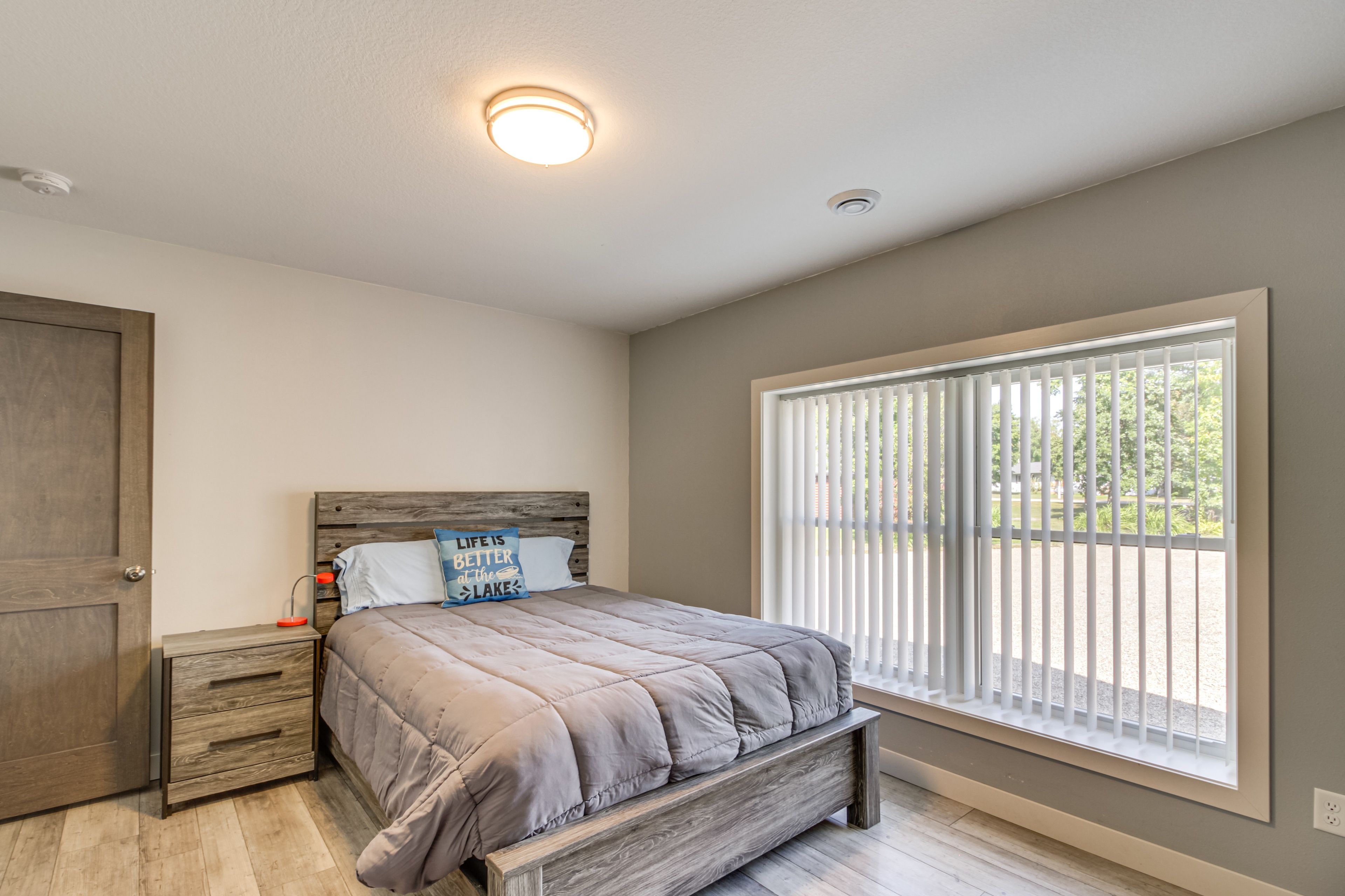 Bedroom 2 | Queen Bed