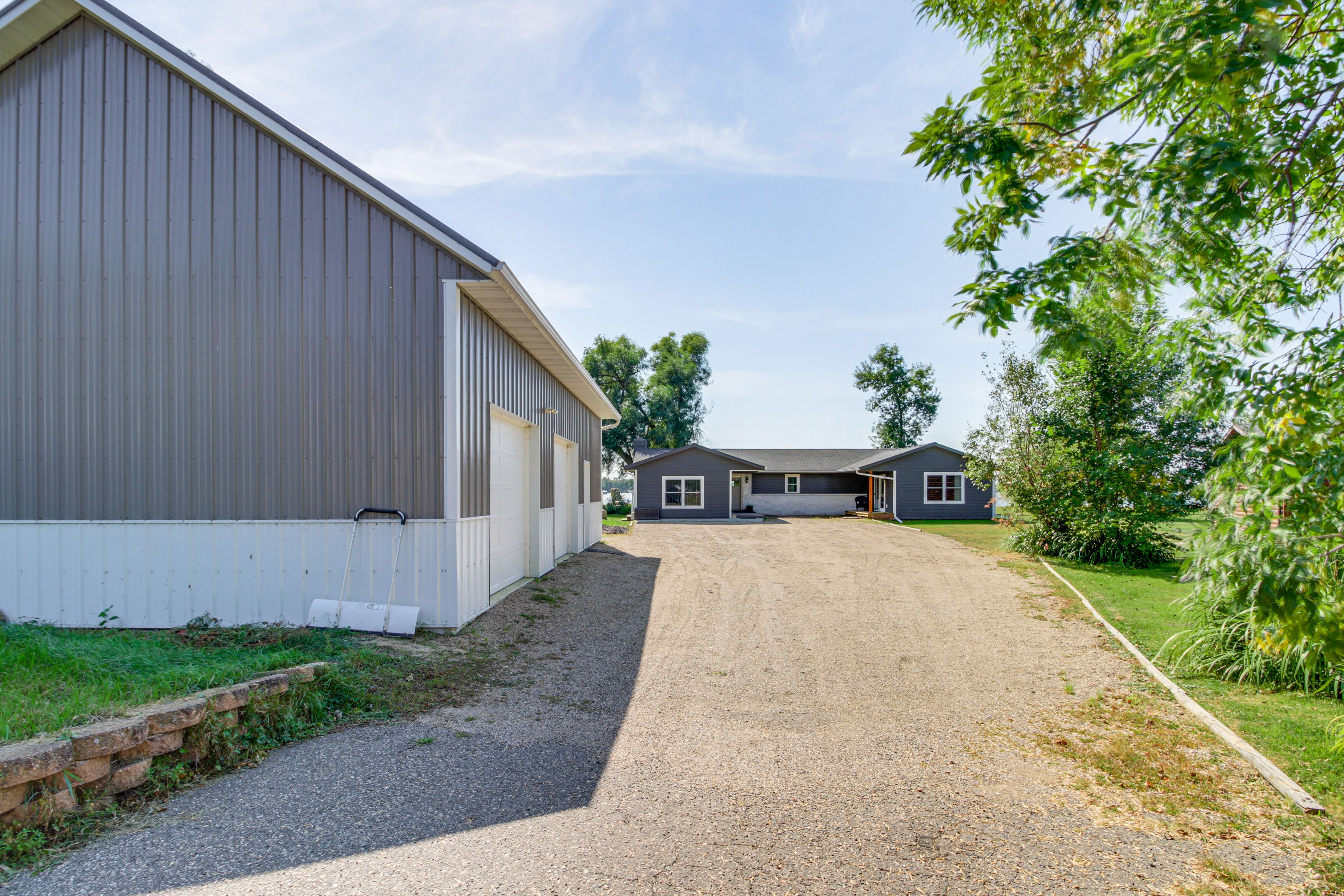 Parking | Garage (2 Vehicles) | Driveway (8 Vehicles)