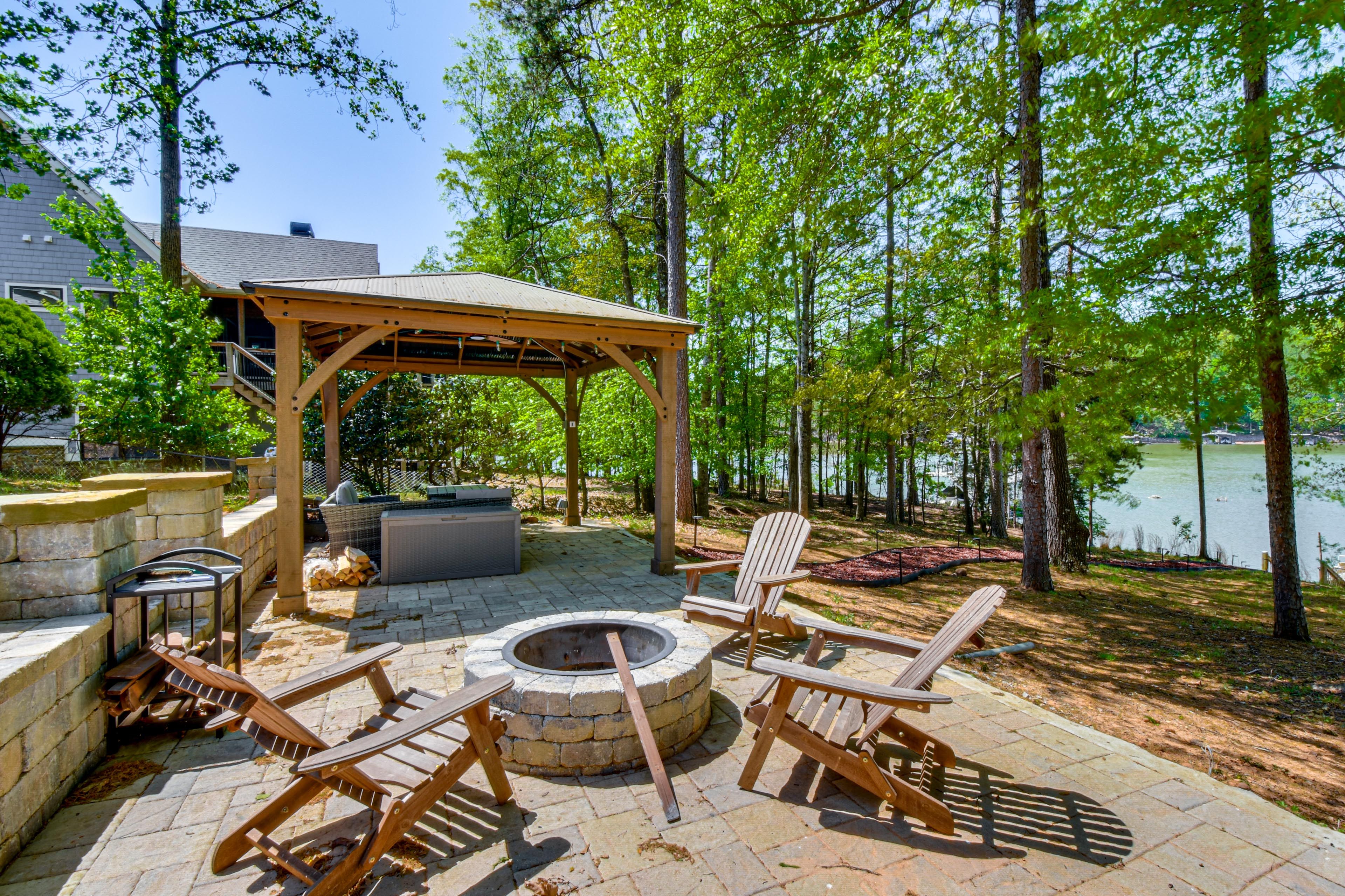 Gazebo | Patio | Fire Pit | Lake Views