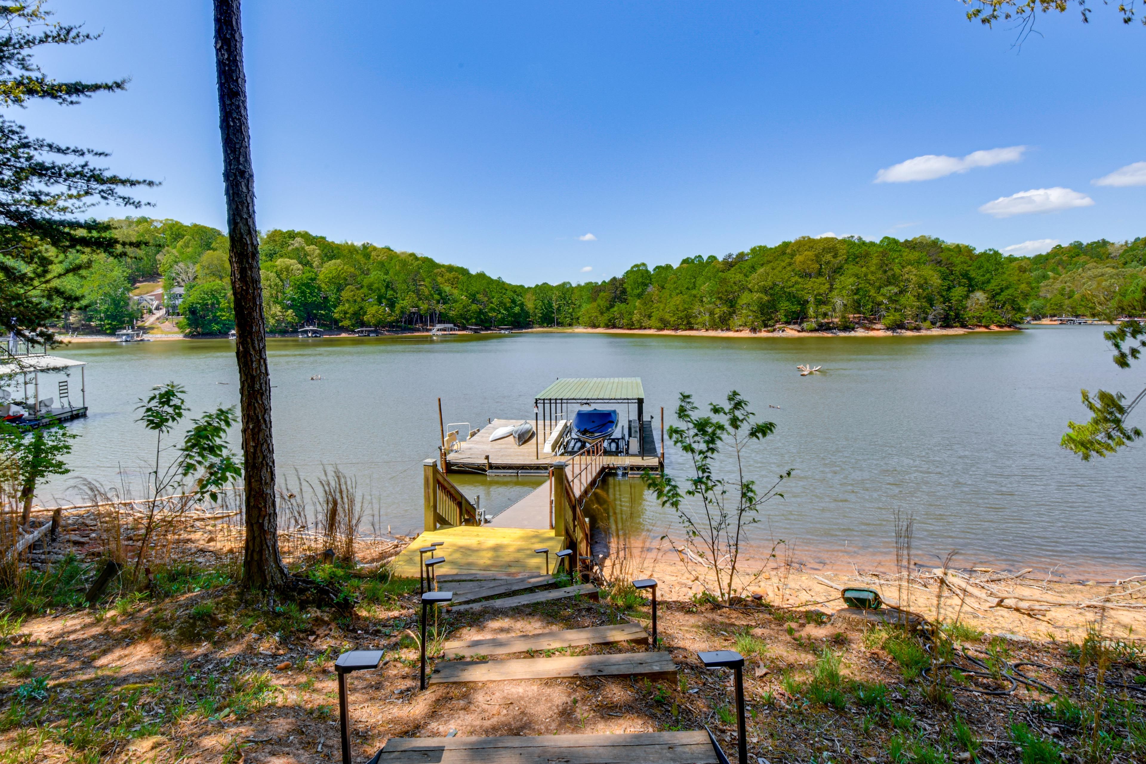 Lake Access w/ Private Dock | 2 Kayaks w/ Paddles & Life Vests
