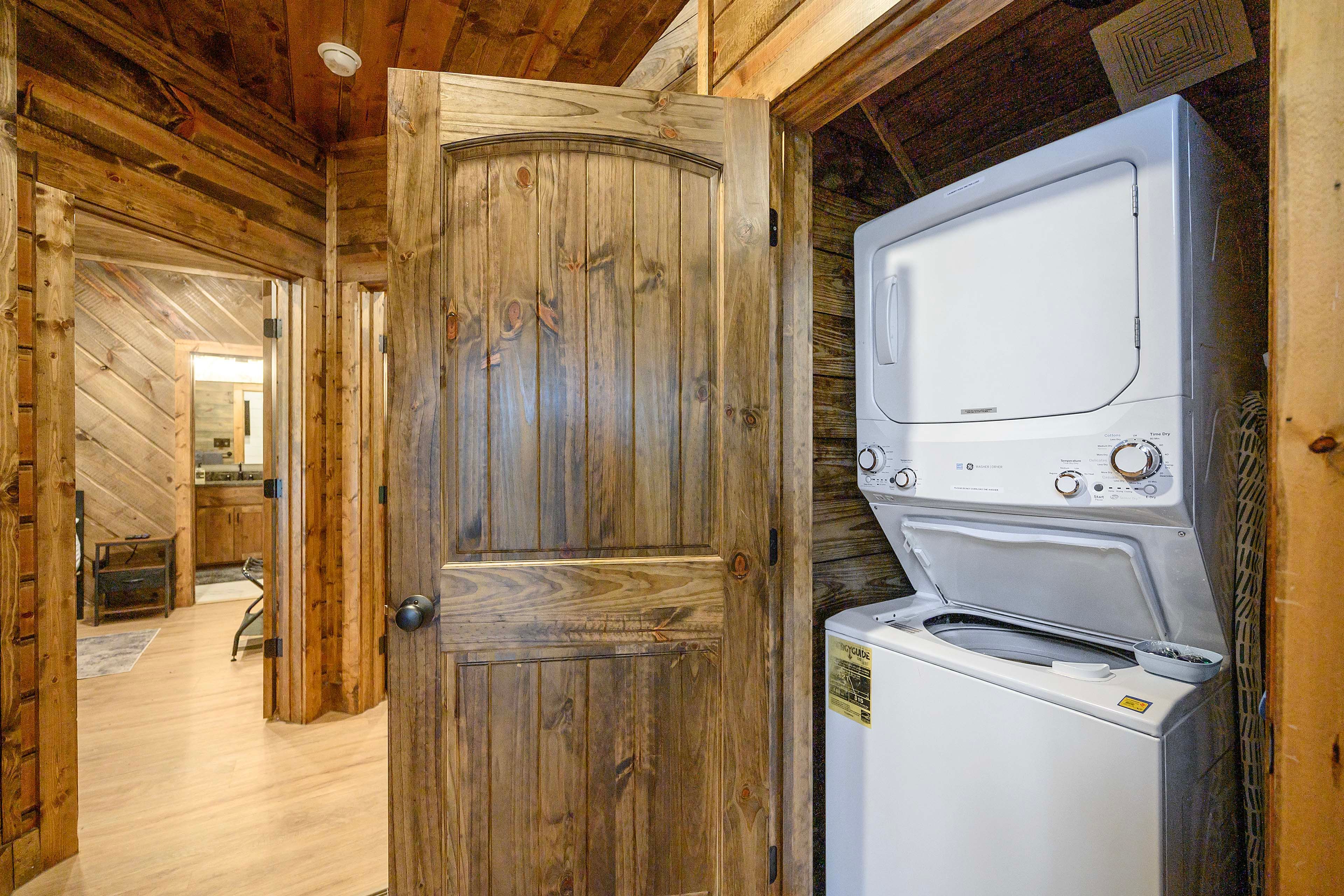 Laundry Closet | Washer & Dryer