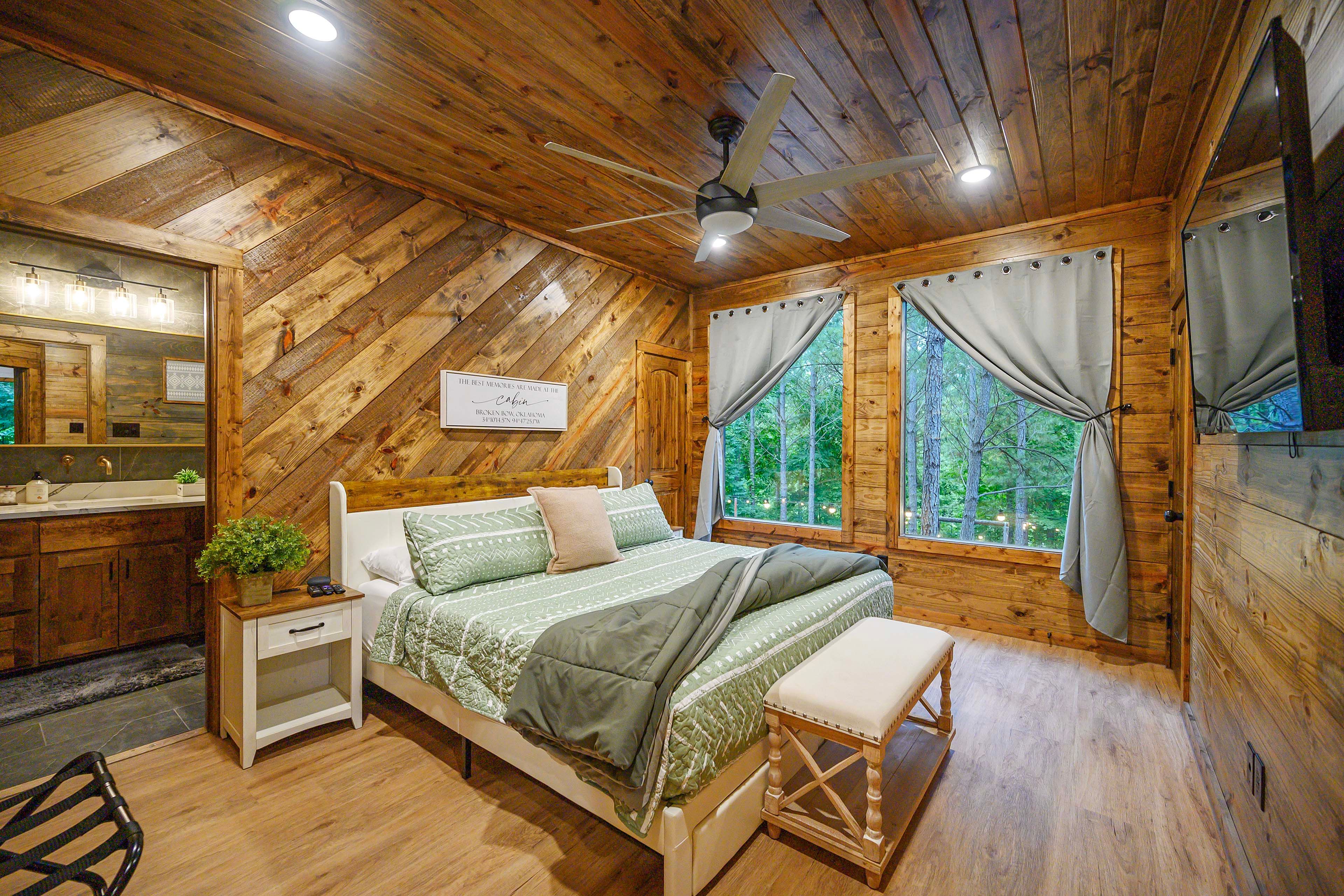 Bedroom 2 | 1st Floor | King Bed | Smart TV