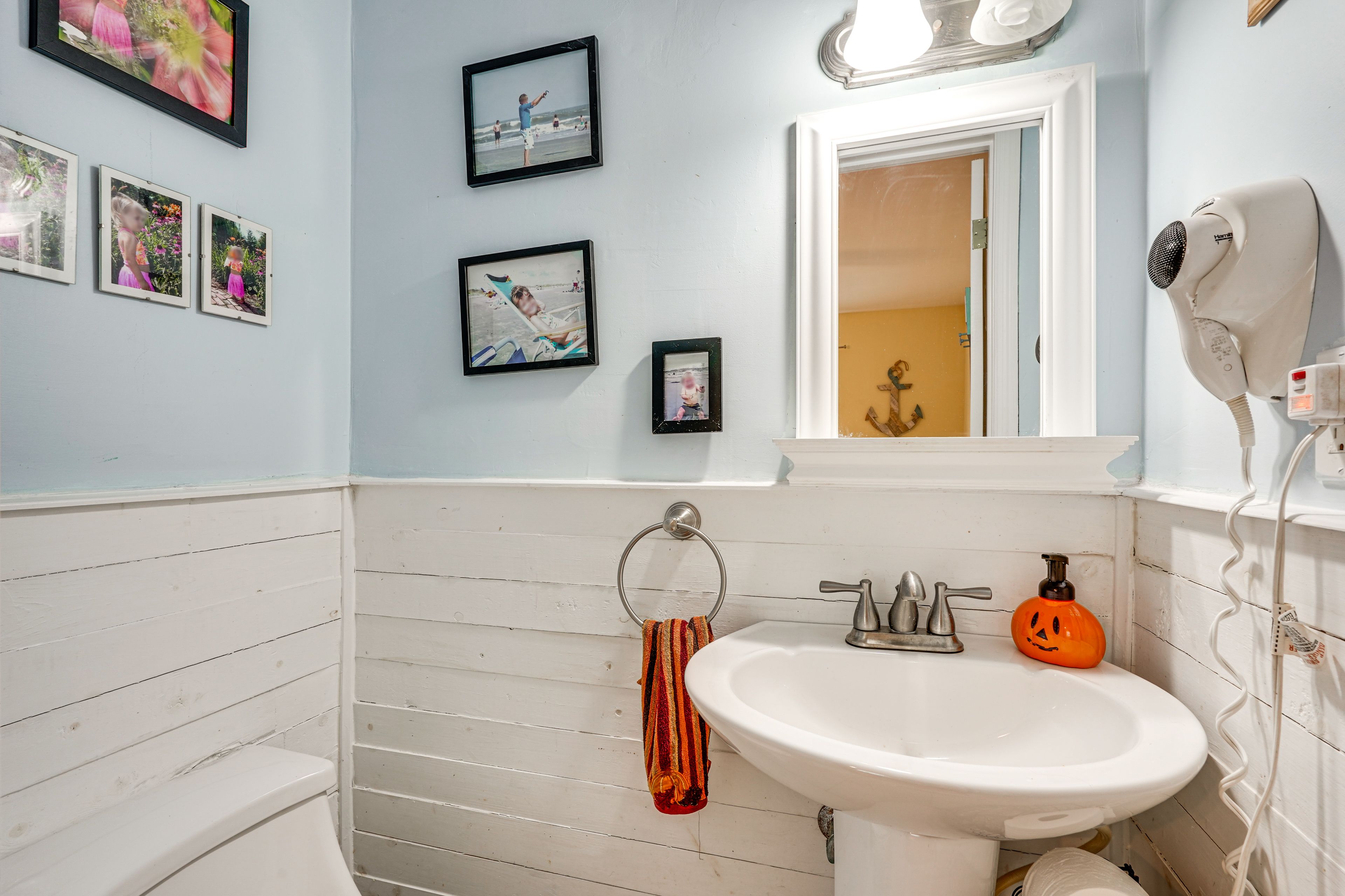 Half Bathroom | Main Level | Complimentary Toiletries