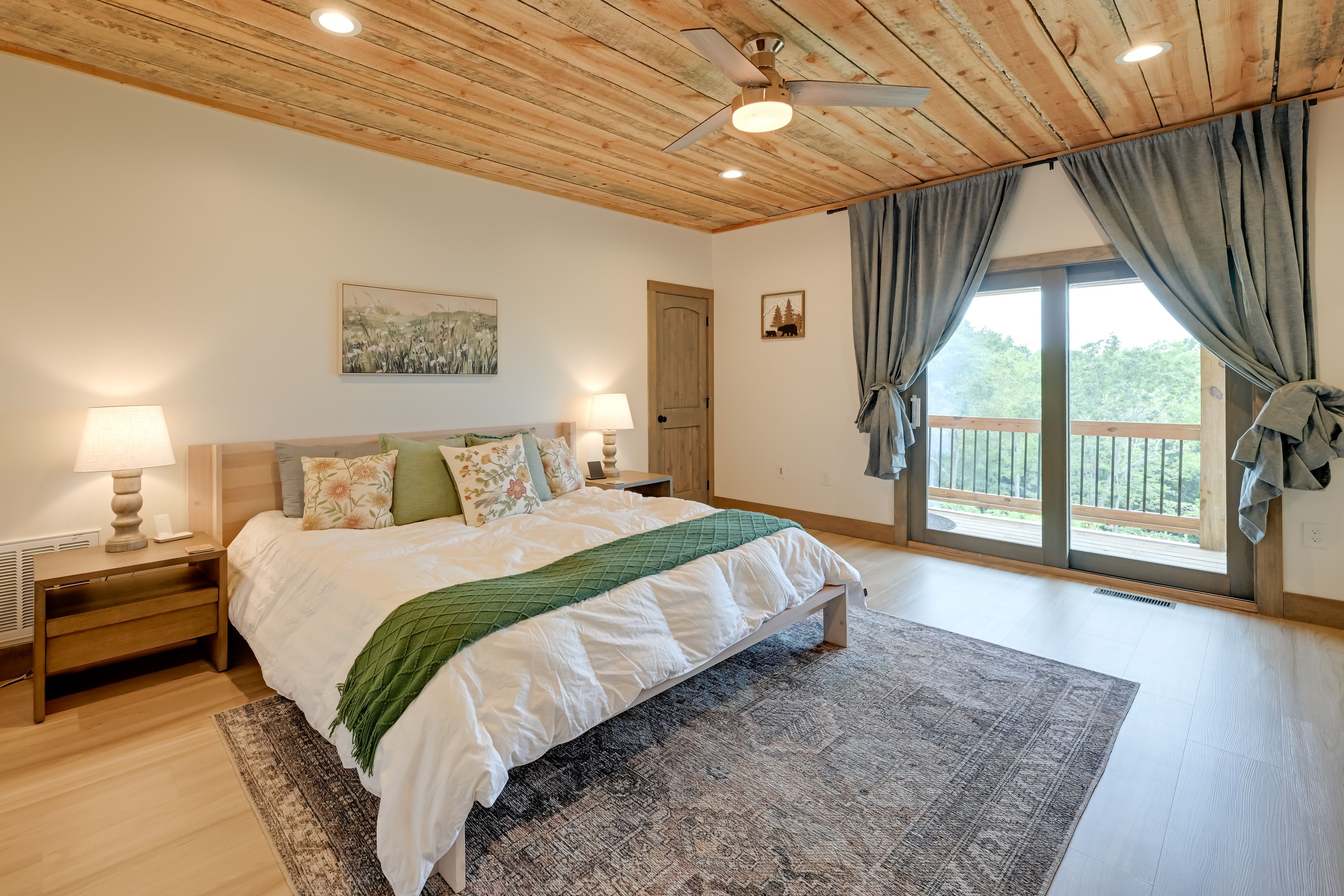 Bedroom 1 (Suite) | King Bed | Smart TV | 1st Floor
