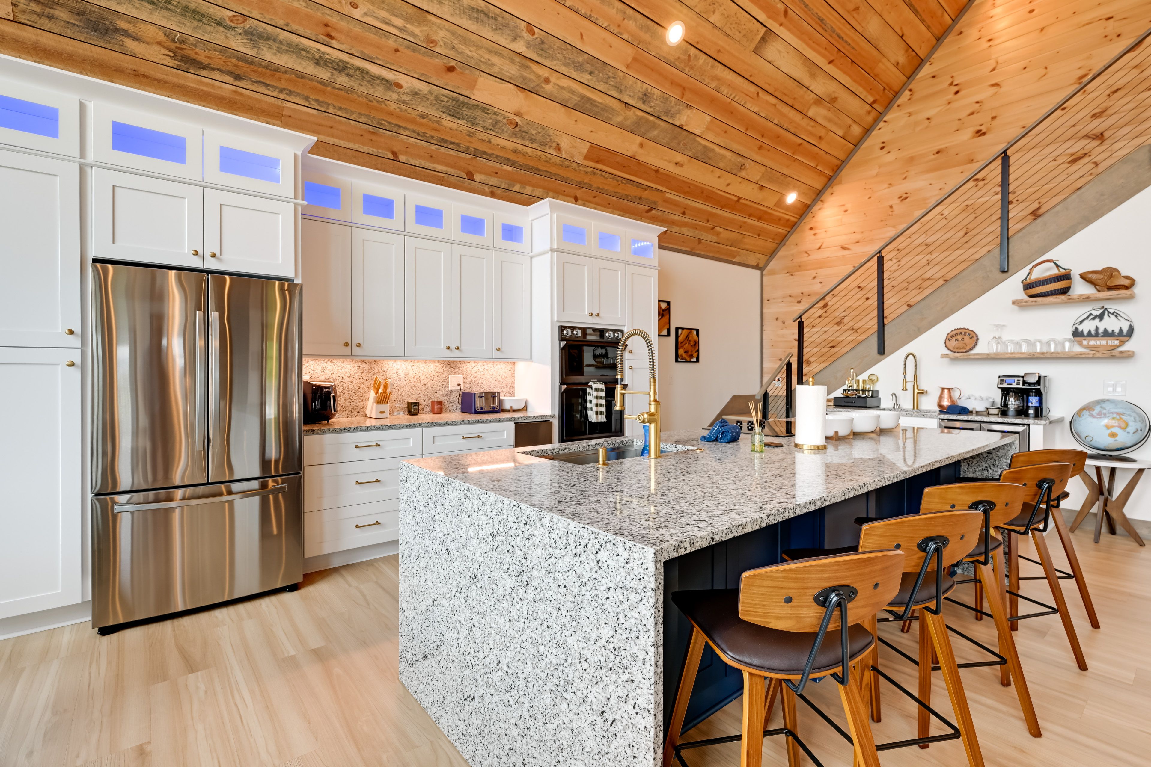 Kitchen | Dishwasher | Stove | 1st Floor