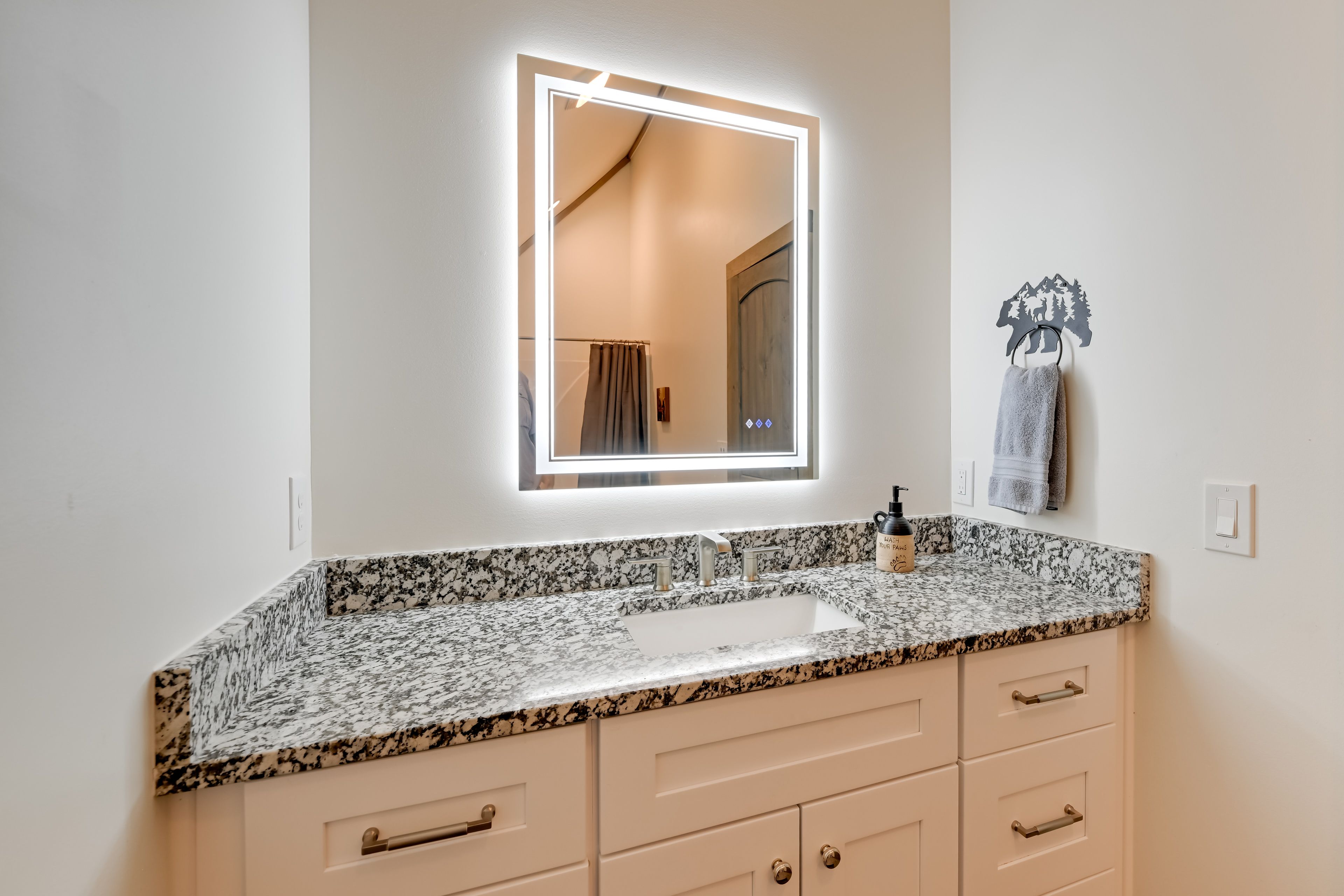 En-Suite Bathroom | Bathtub/Shower | 2nd Floor