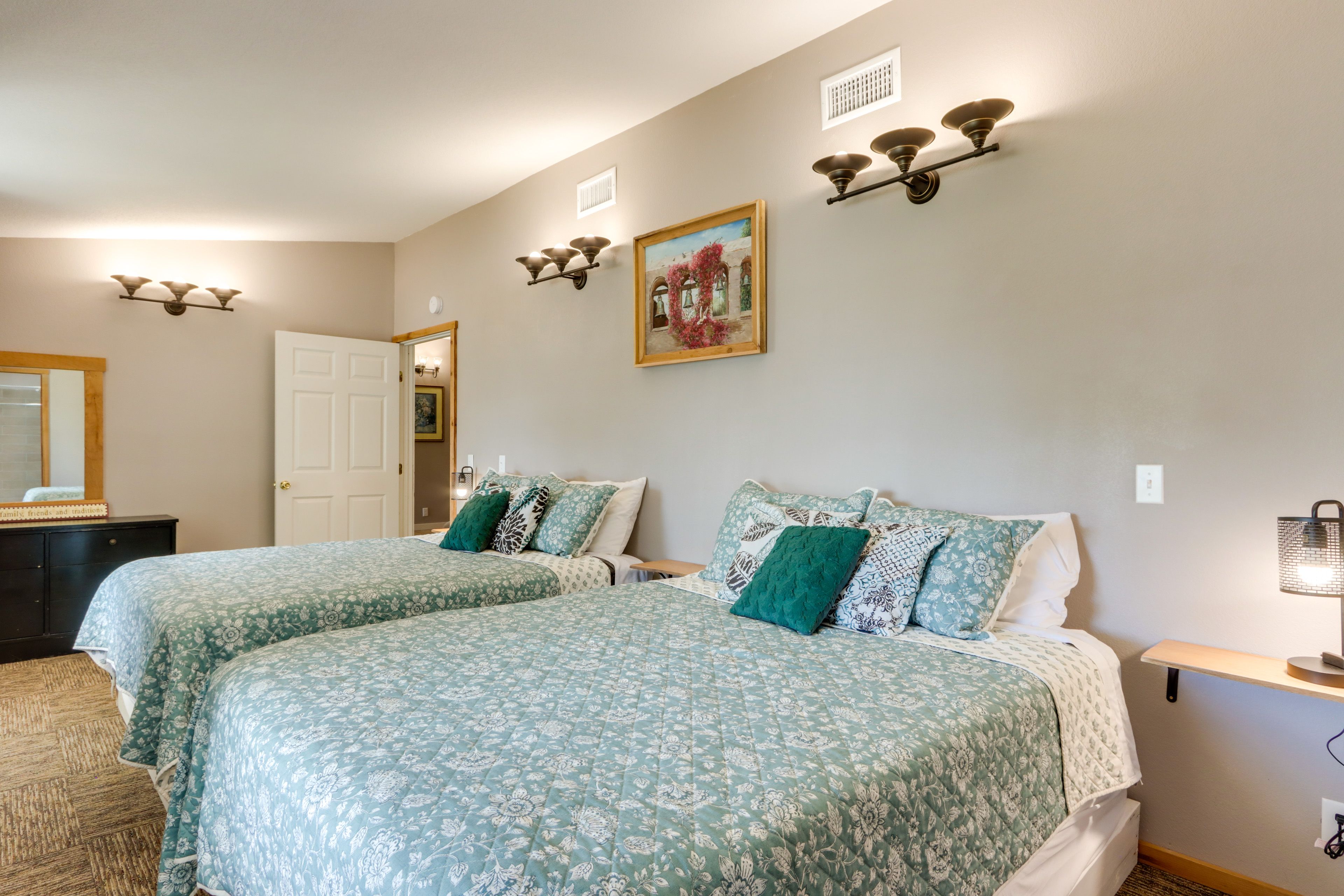 Bedroom 3 | 2 Queen Beds