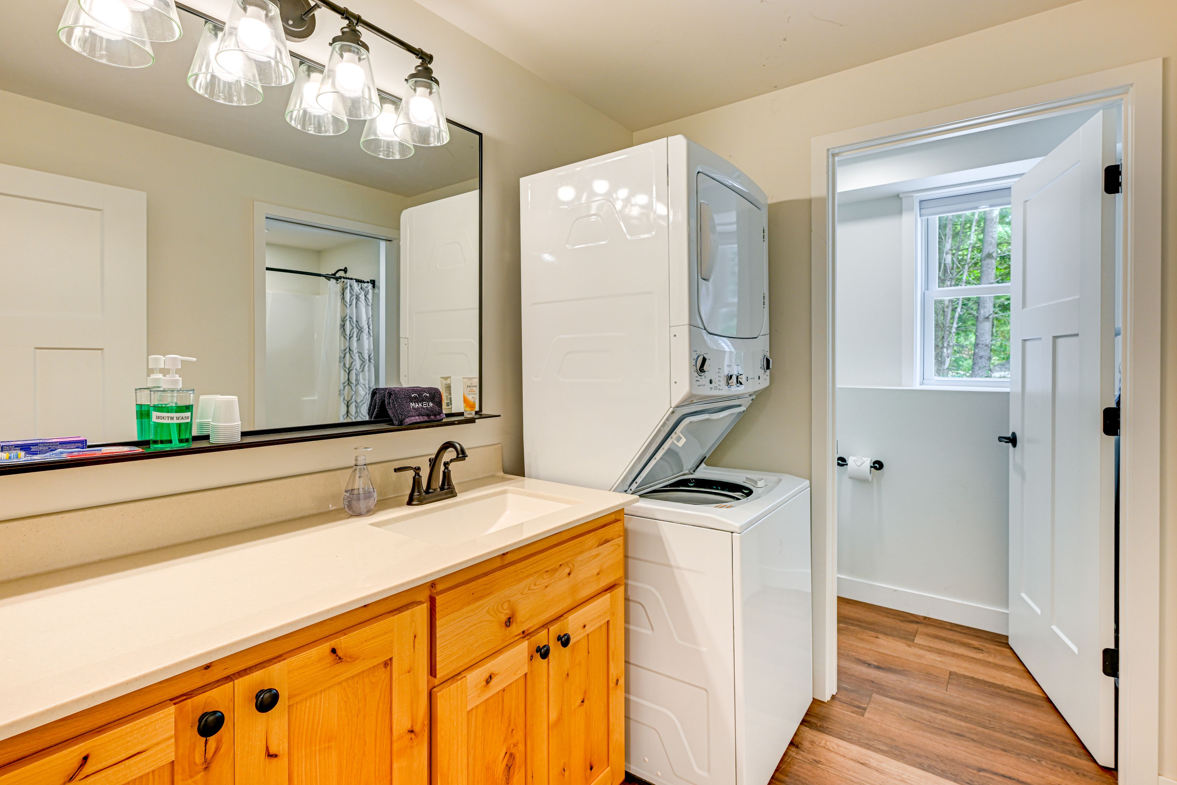 Full Bathroom | Shower | Washer/Dryer | 1st Floor