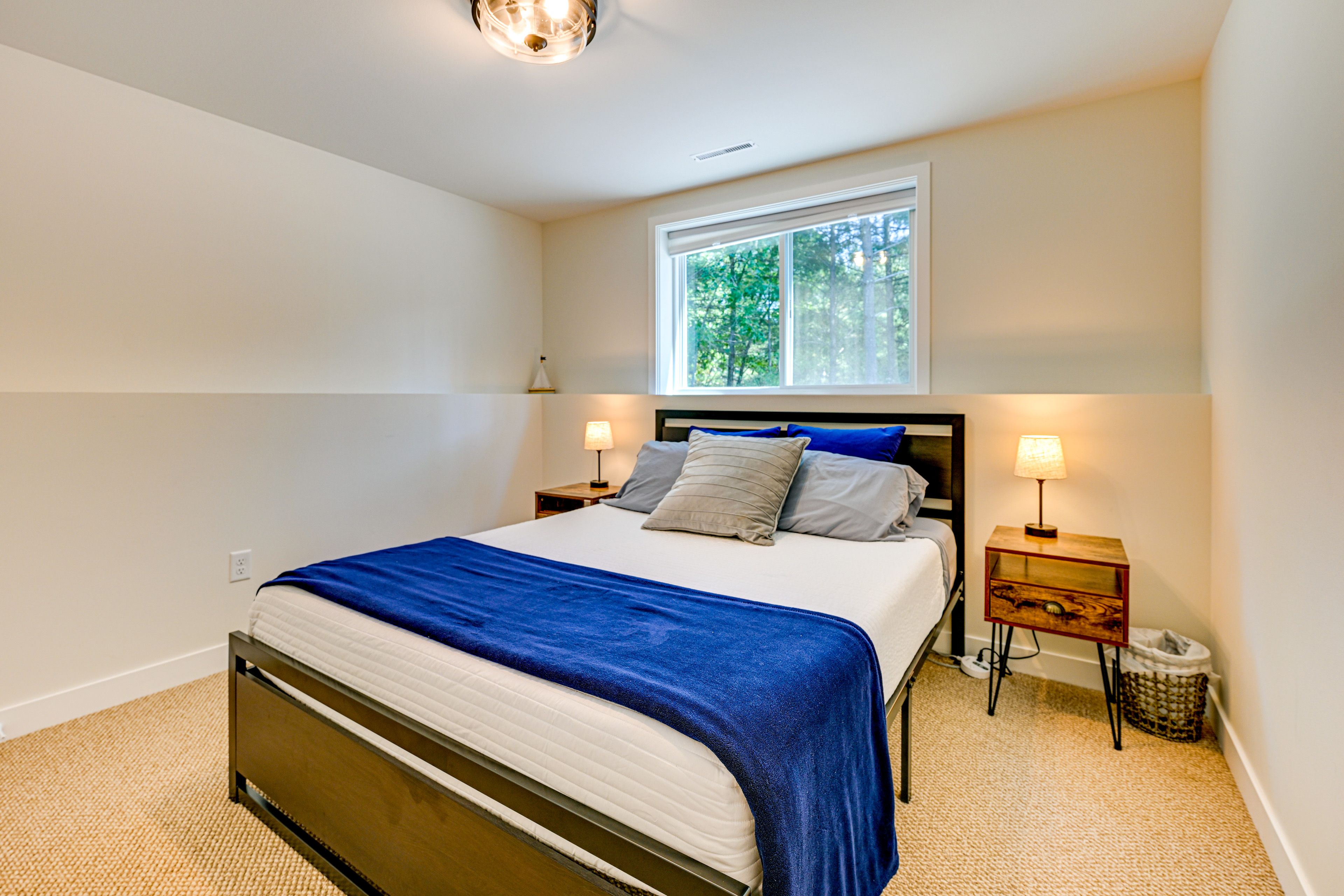 Bedroom 3 | Queen Bed | 1st Floor