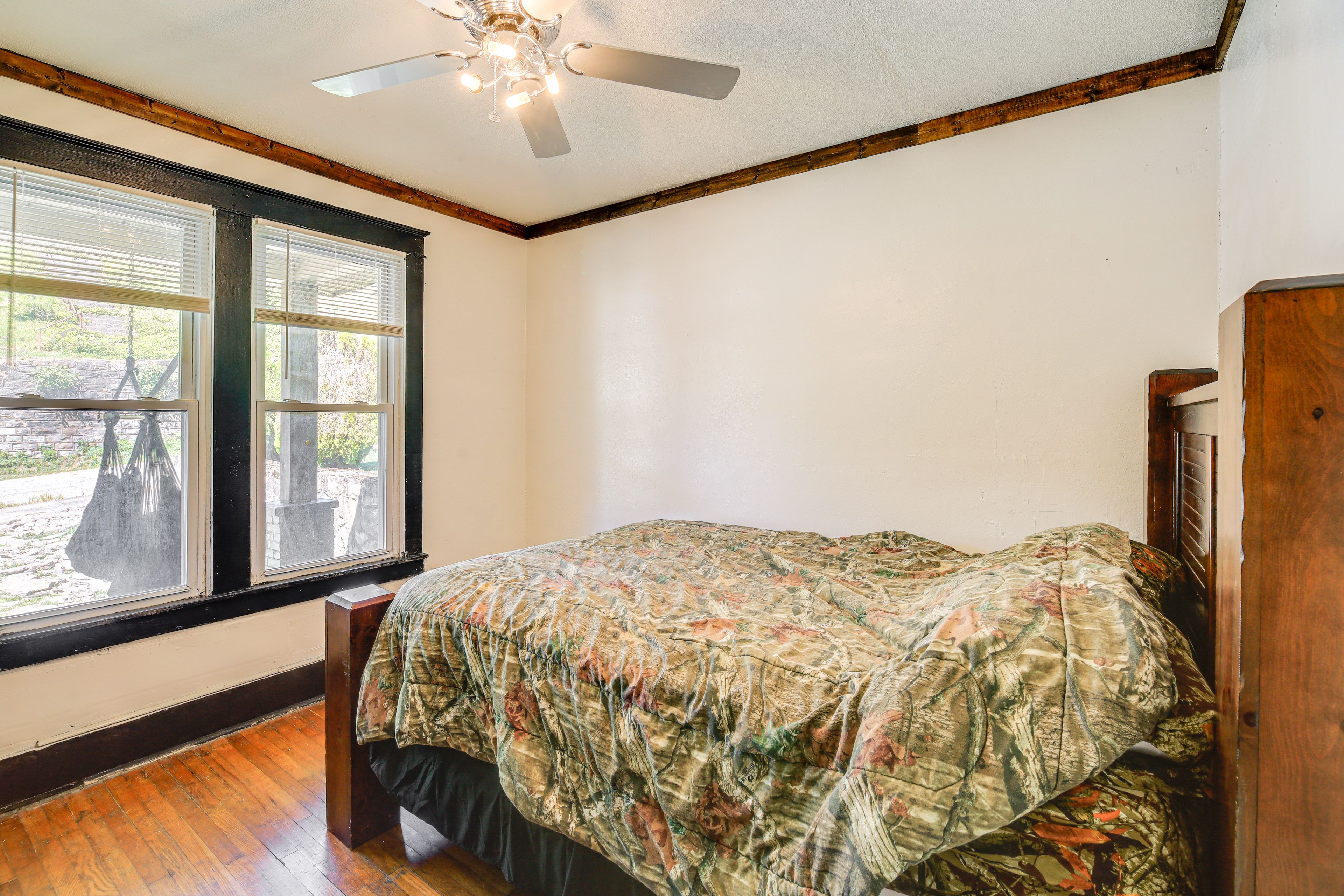Bedroom 1 | Queen Bed | Linens Provided