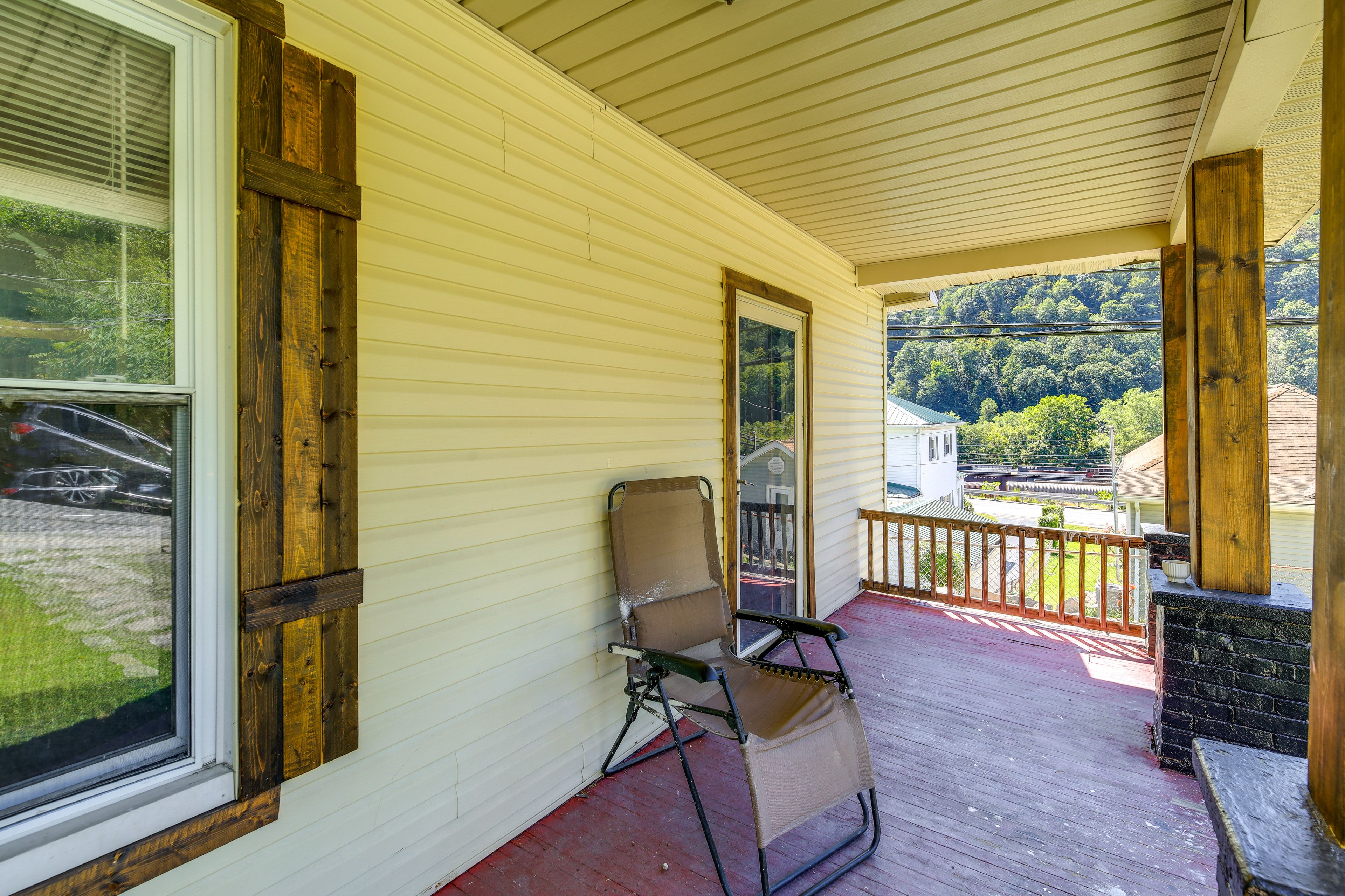 Front Porch | Private Entrance