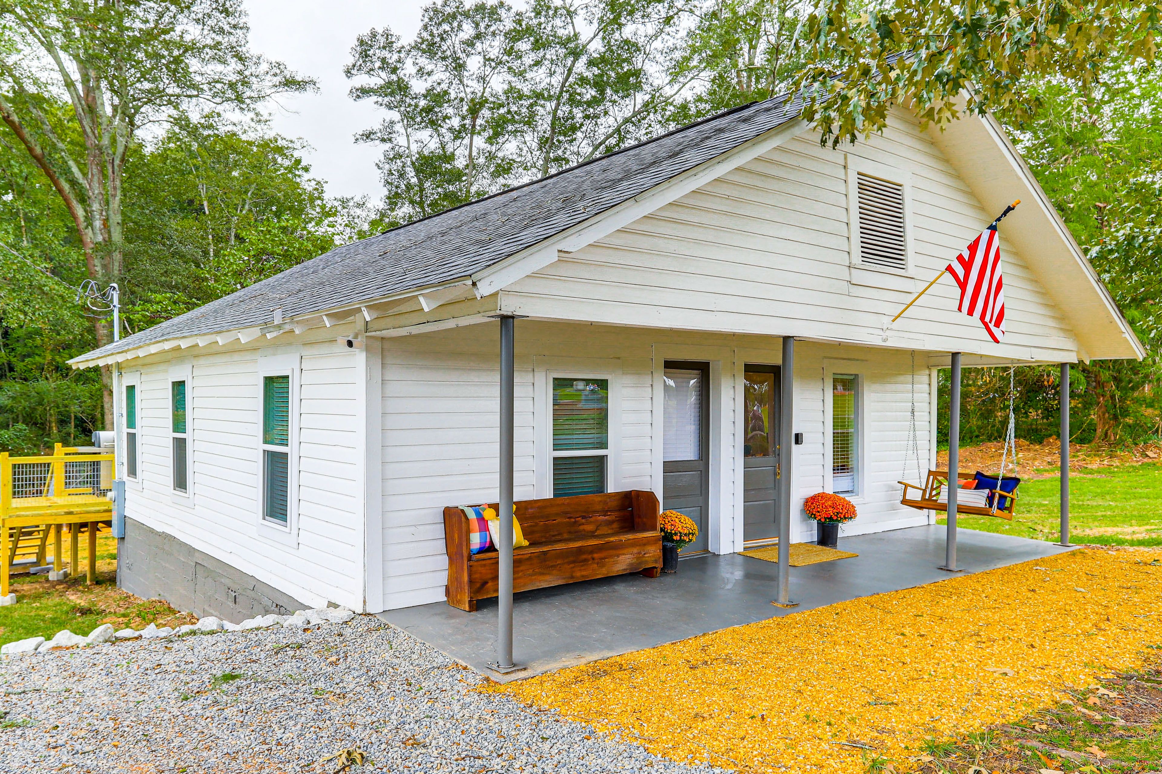 Heflin Vacation Rental | 3BR | 1BA | Step-Free Entry | 1,100 Sq Ft