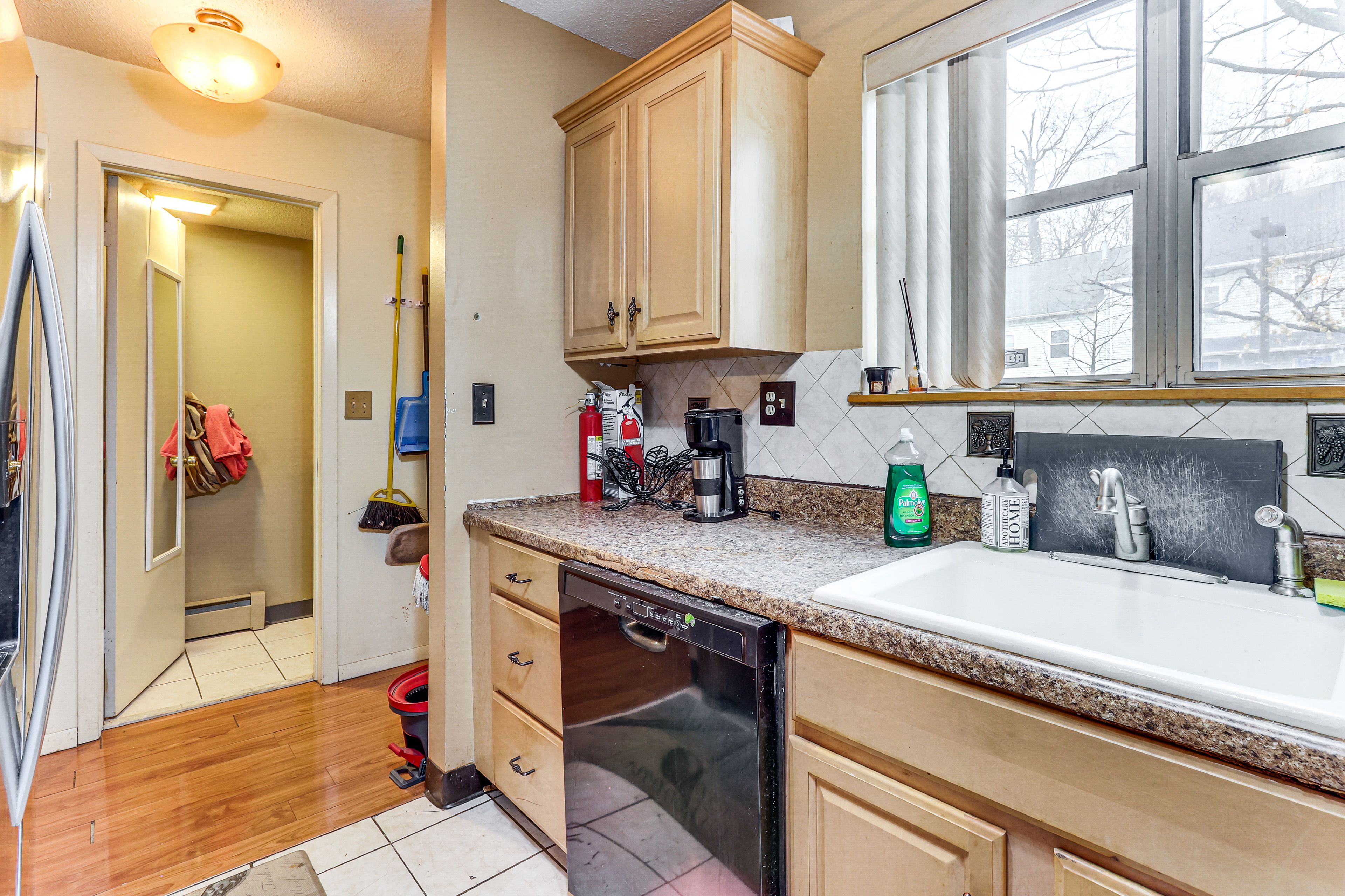 Kitchen | 2nd Floor | Cooking Basics | Microwave | Stove/Oven