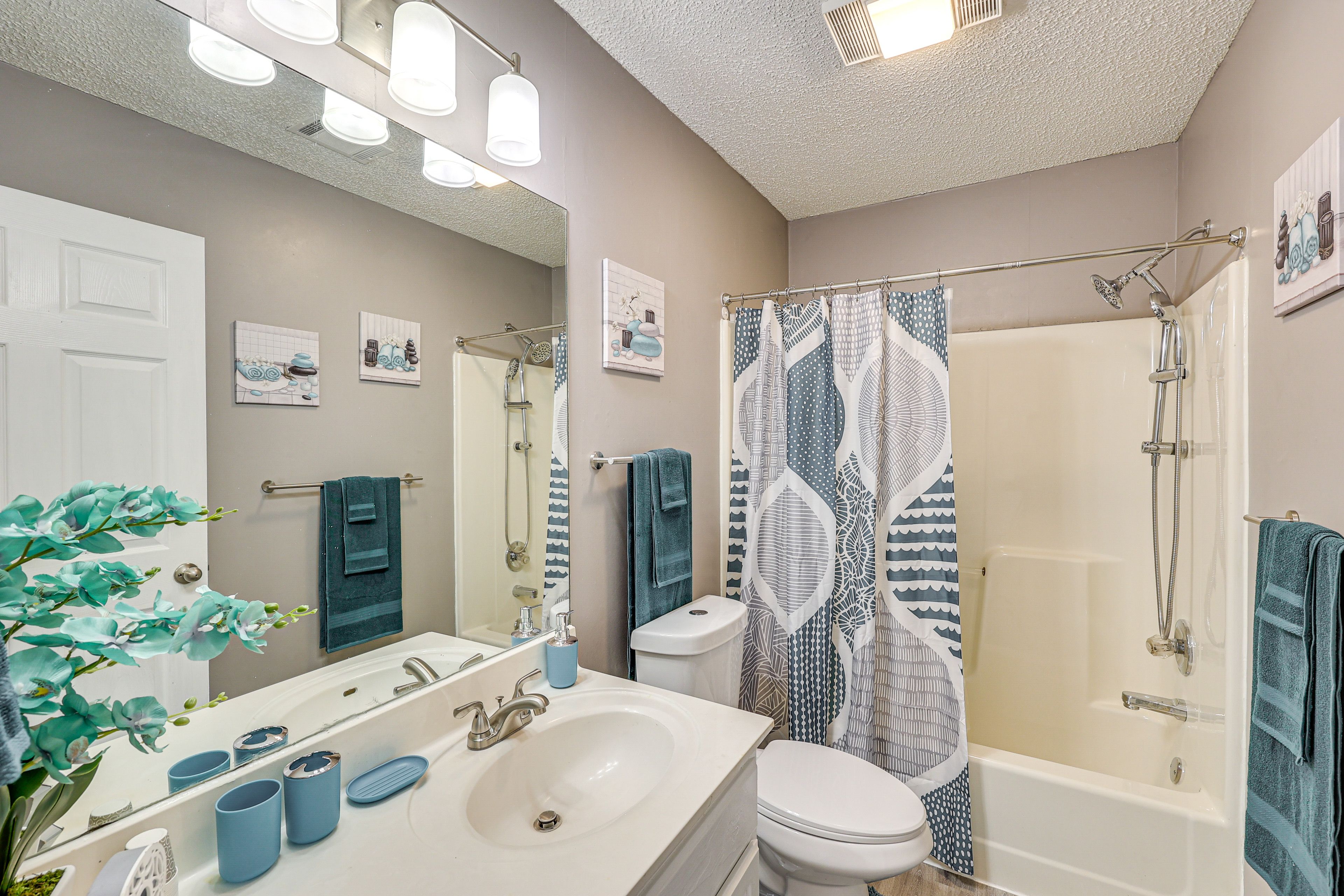 Full Bathroom