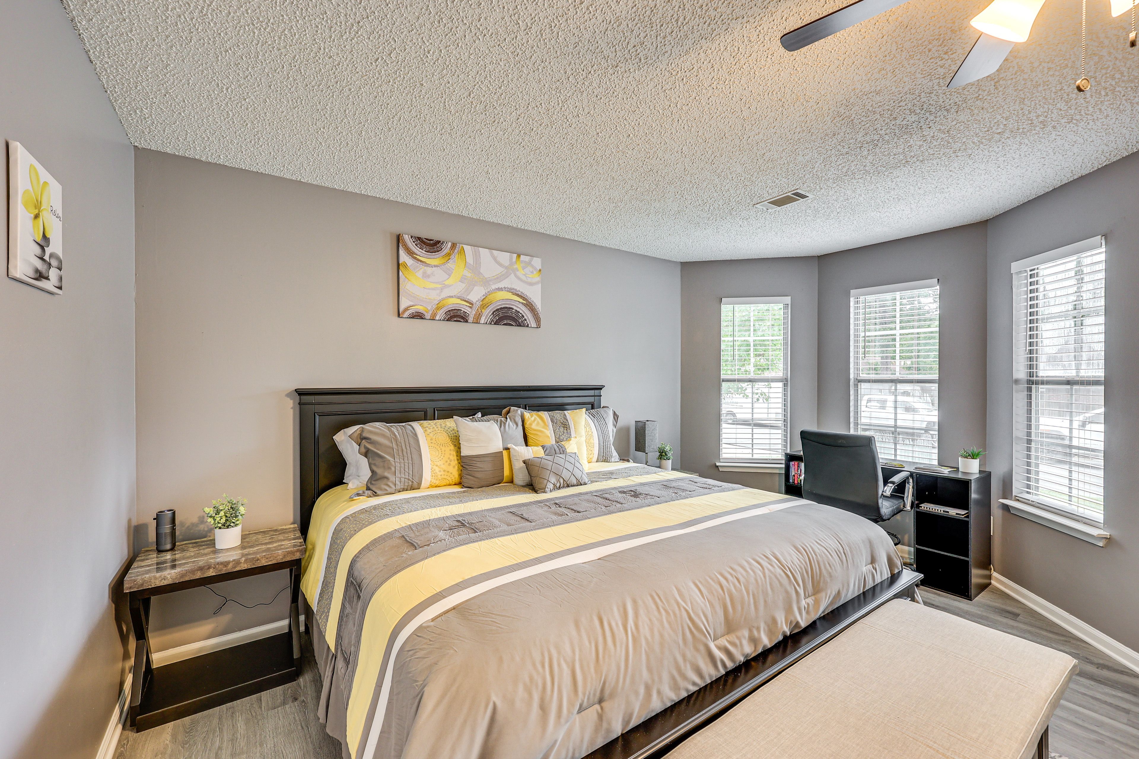 Bedroom 1 | King Bed | Smart TV | Desk | En-Suite Bathroom