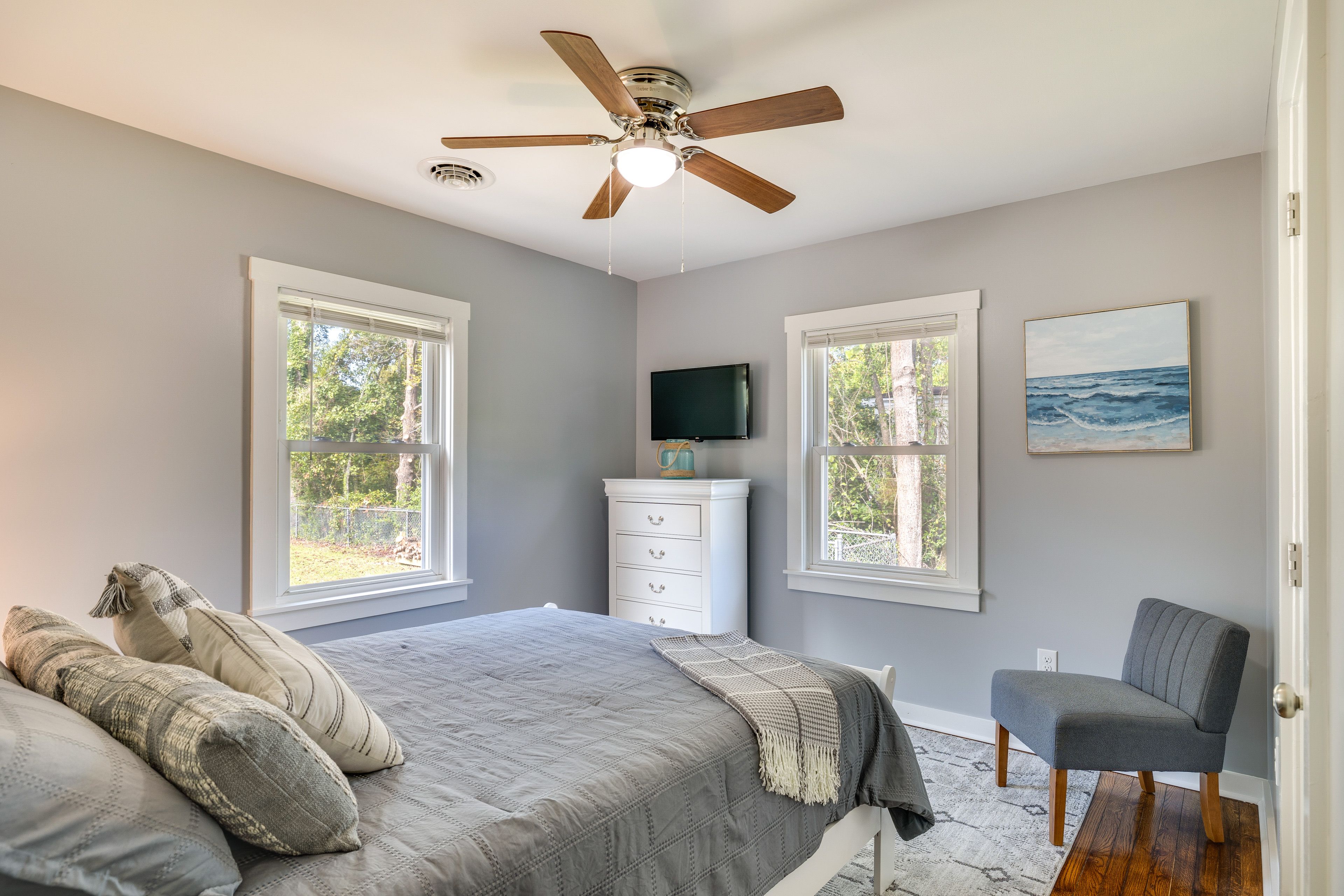 Bedroom 2 | Queen Bed