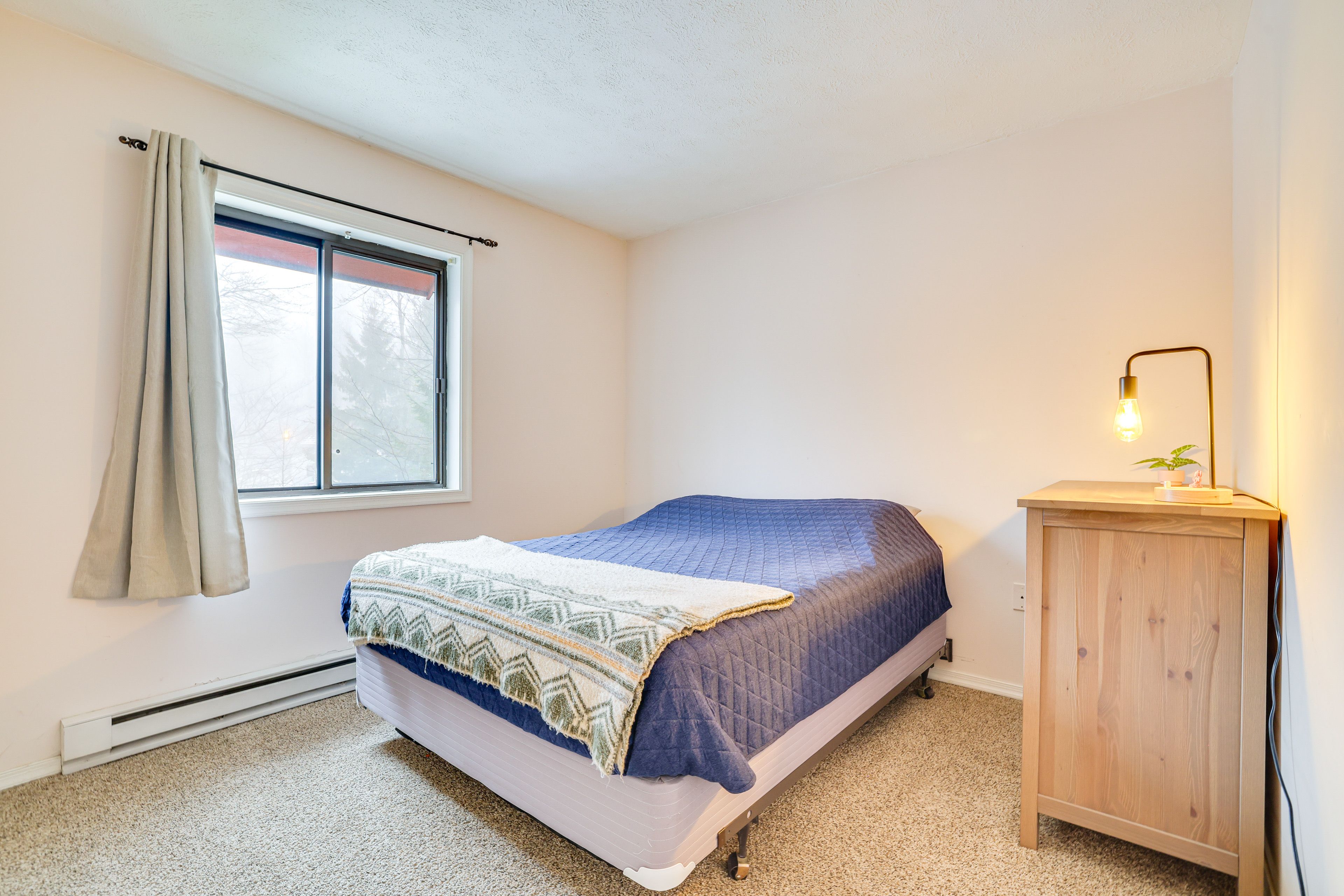 Bedroom 1 | Queen Bed | 2nd Floor