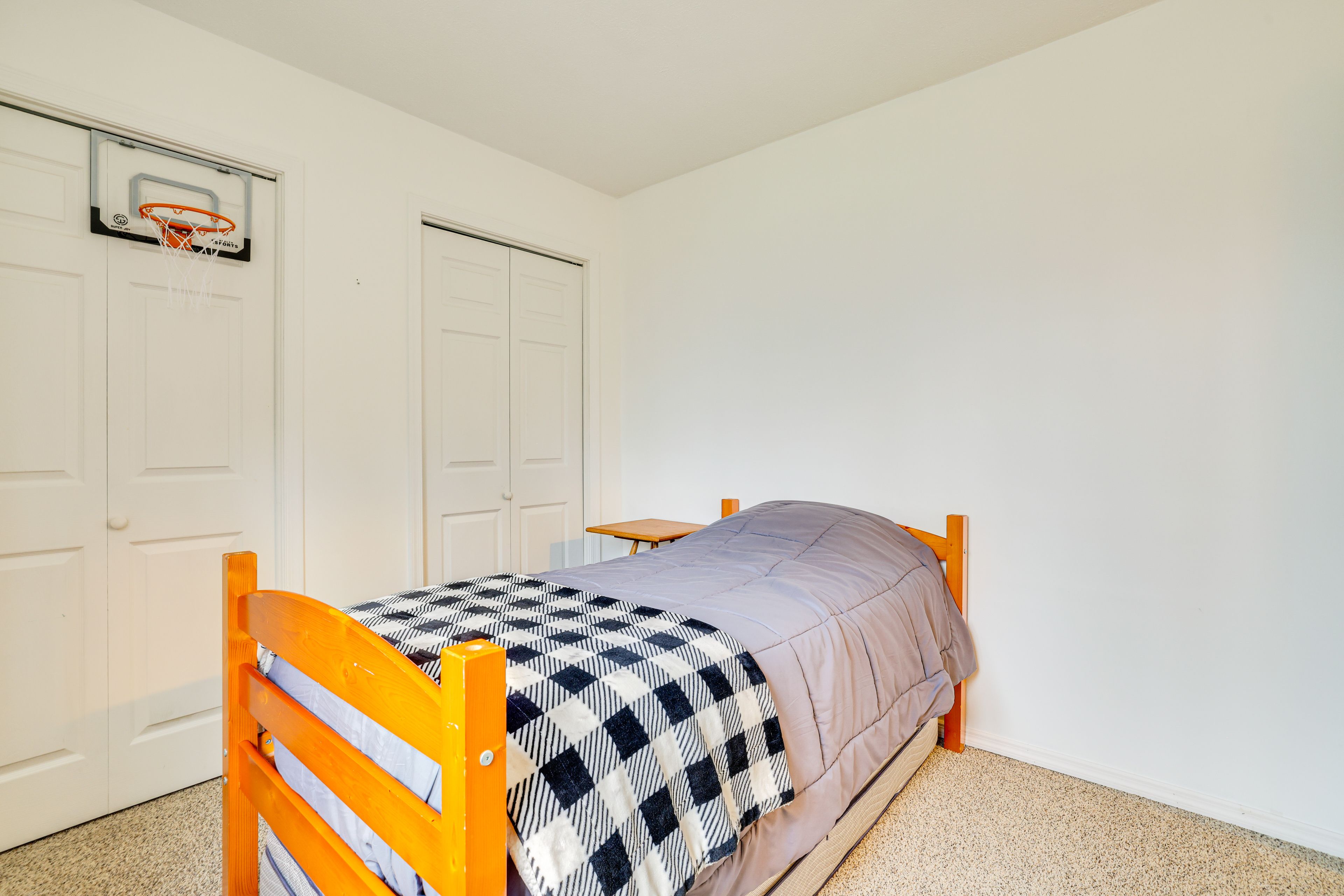Bedroom 2 | Twin Bed w/ Twin Trundle | 2nd Floor