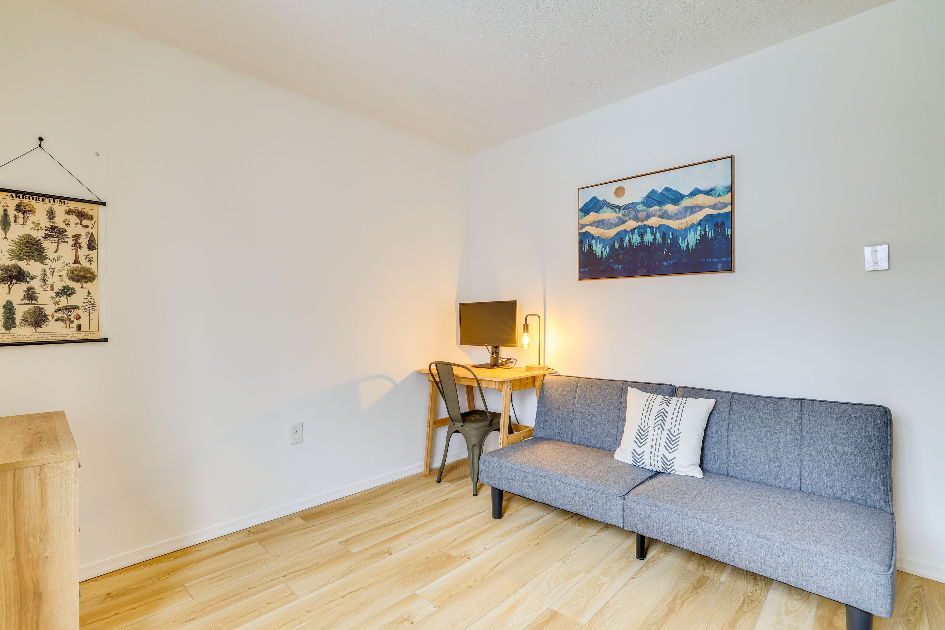 Office | Full Futon | Desk | 1st Floor